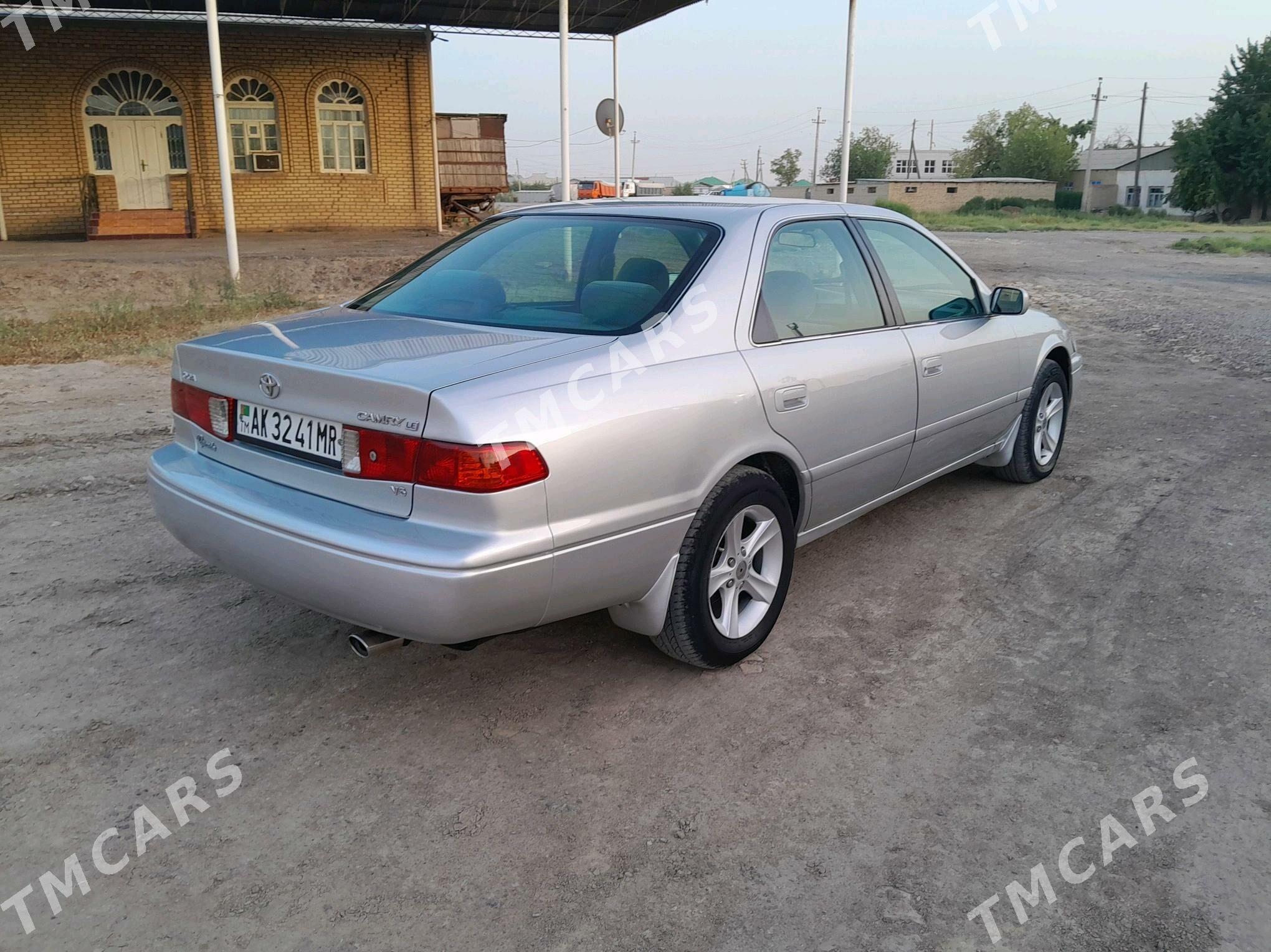 Toyota Camry 2000 - 135 000 TMT - Мары - img 2