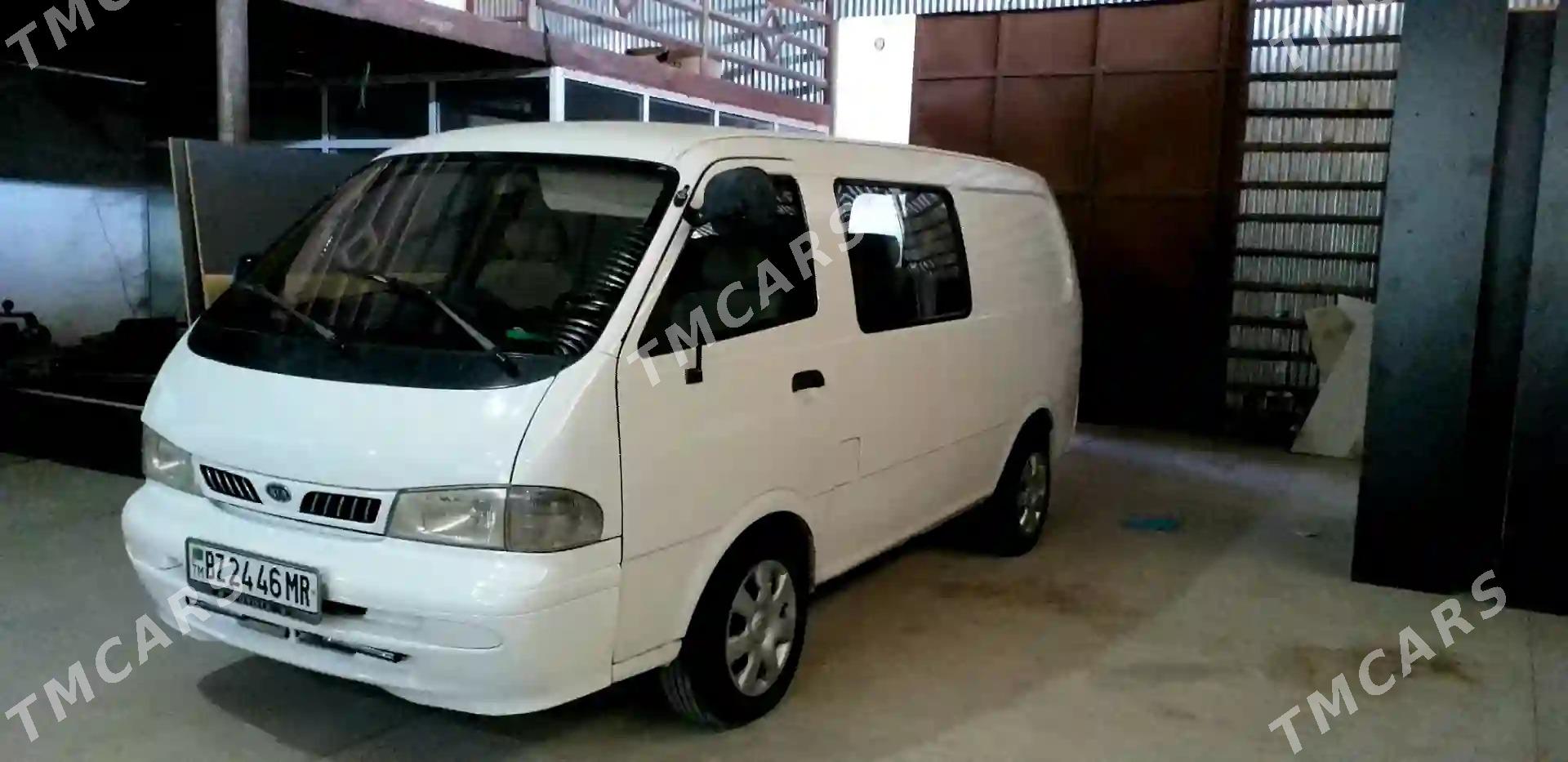 Toyota Hiace 2002 - 40 000 TMT - Мары - img 6