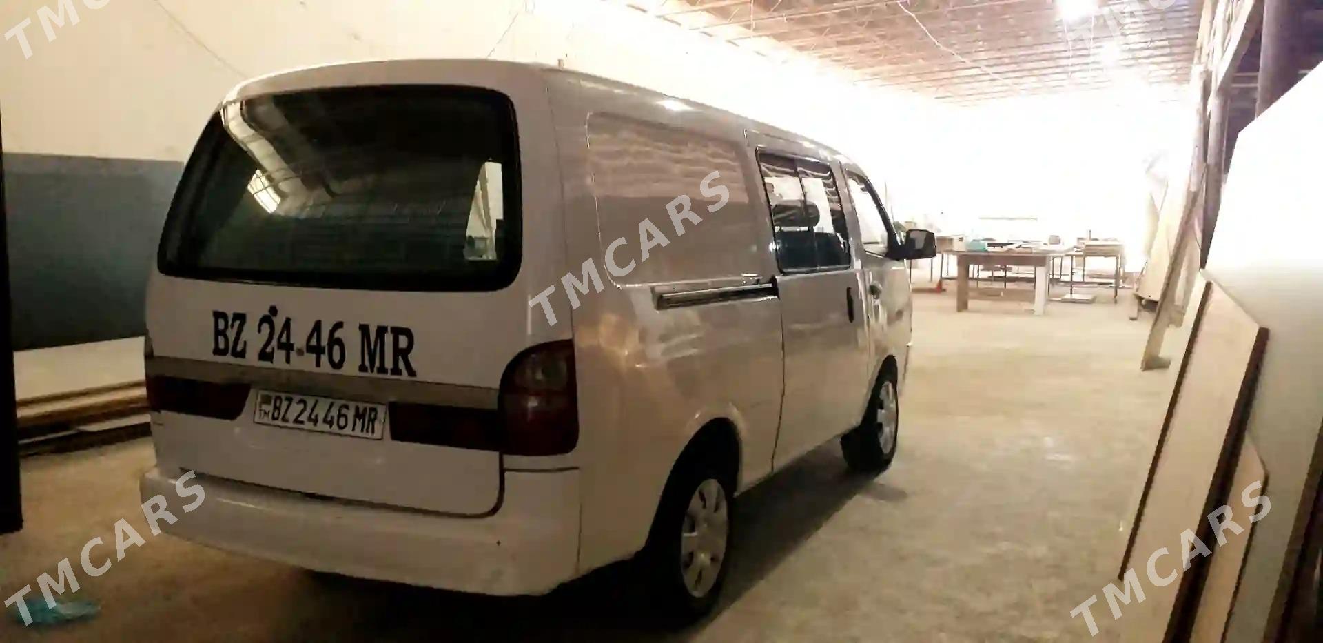 Toyota Hiace 2002 - 40 000 TMT - Мары - img 3