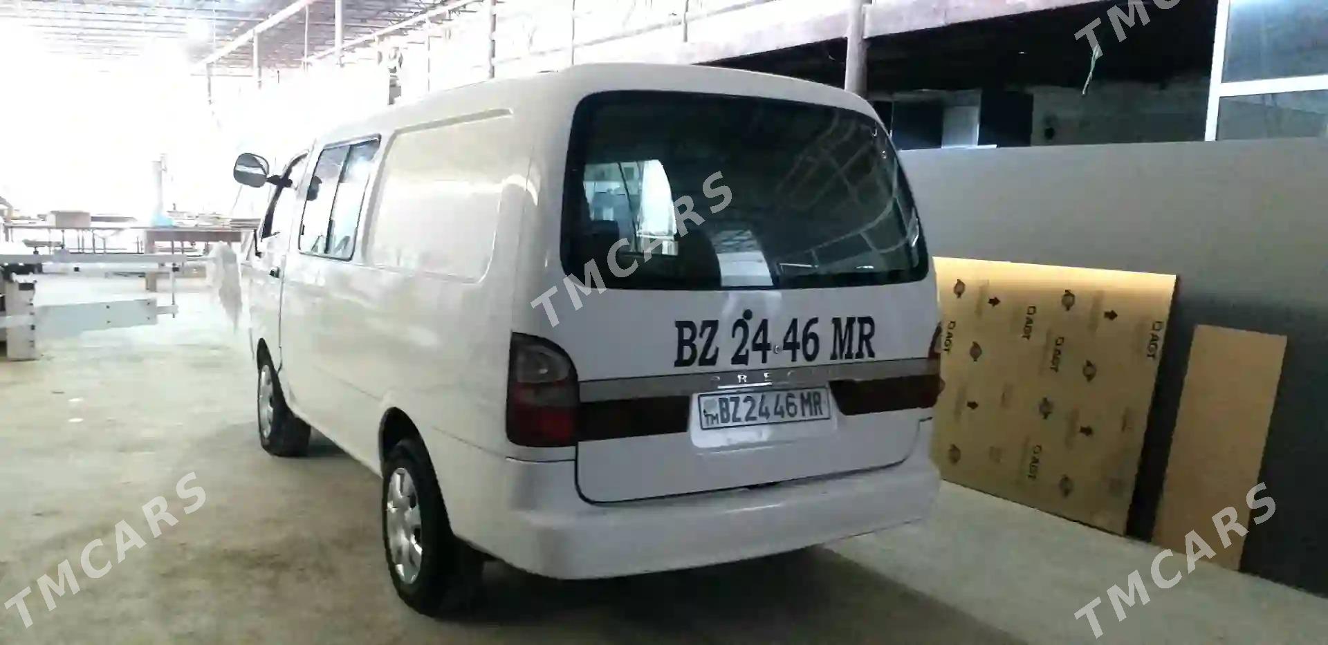 Toyota Hiace 2002 - 40 000 TMT - Мары - img 4