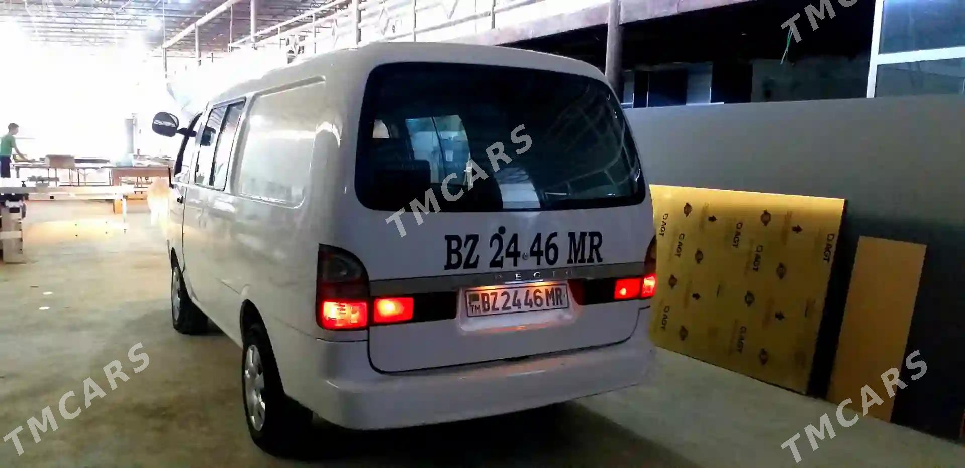 Toyota Hiace 2002 - 40 000 TMT - Мары - img 5