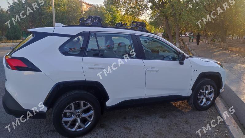 Toyota RAV4 2021 - 335 000 TMT - Мары - img 3