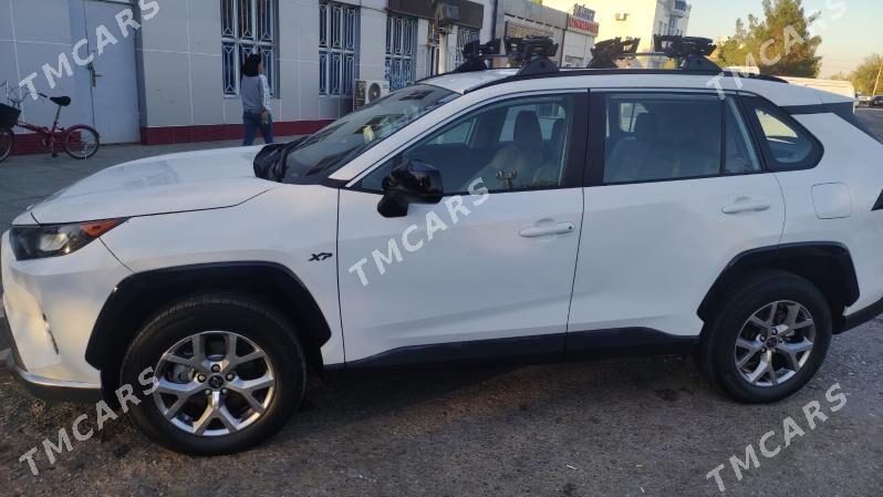 Toyota RAV4 2021 - 335 000 TMT - Мары - img 4