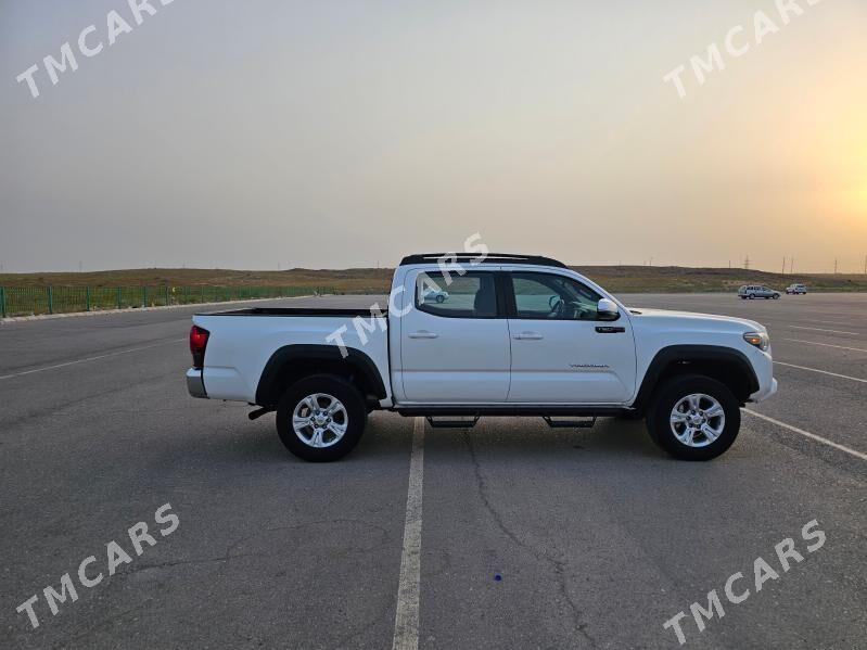 Toyota Tacoma 2019 - 340 000 TMT - Aşgabat - img 9