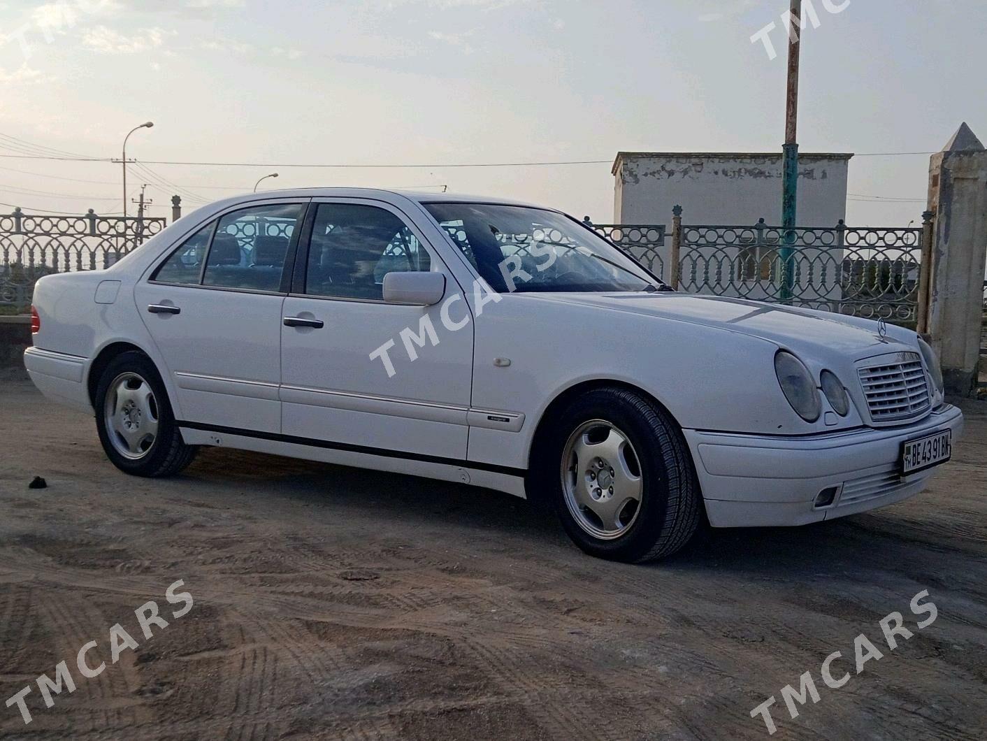 Mercedes-Benz E320 1999 - 92 000 TMT - Эсенгулы - img 5