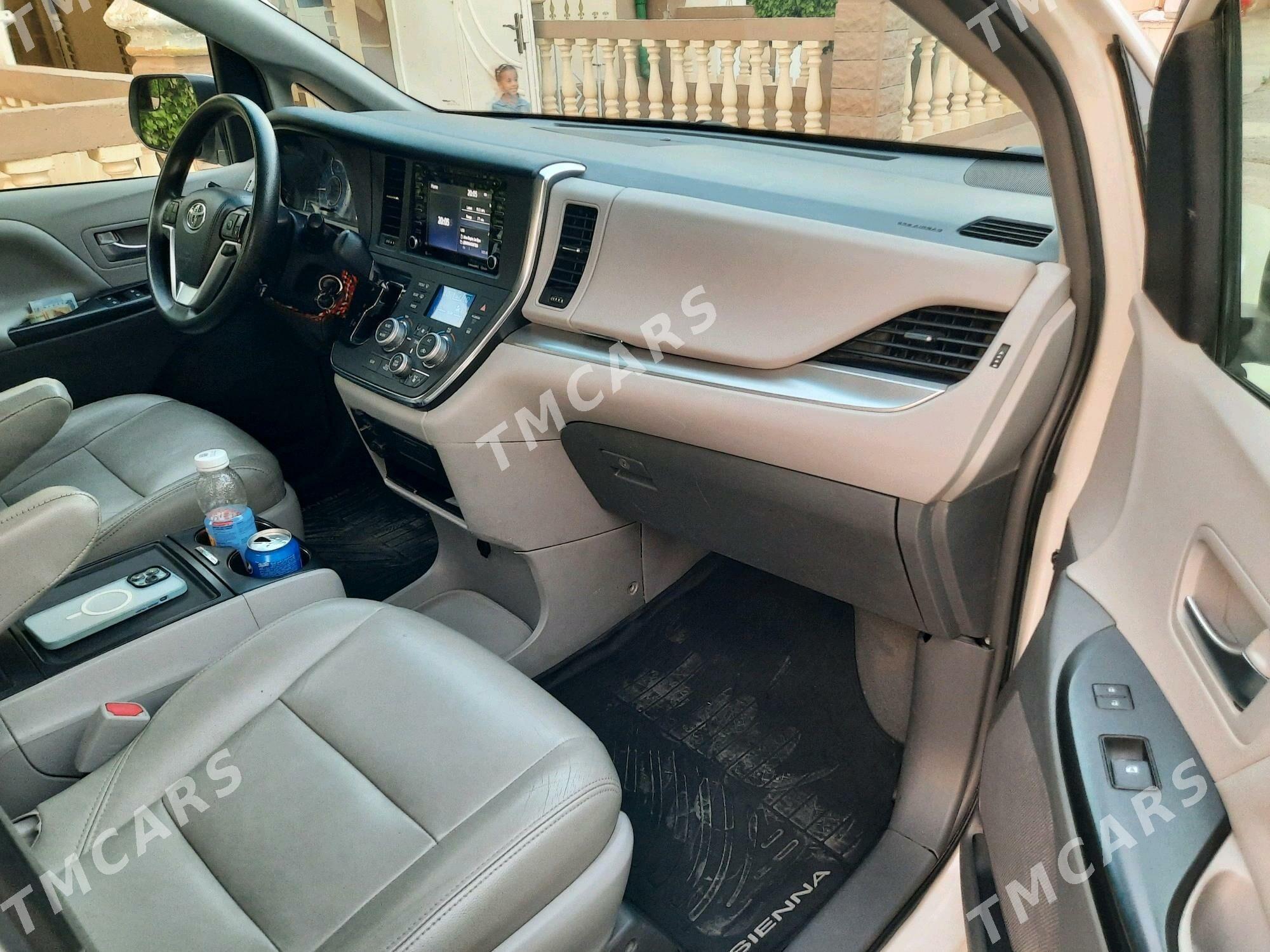 Toyota Sienna 2019 - 430 000 TMT - Чоганлы - img 4