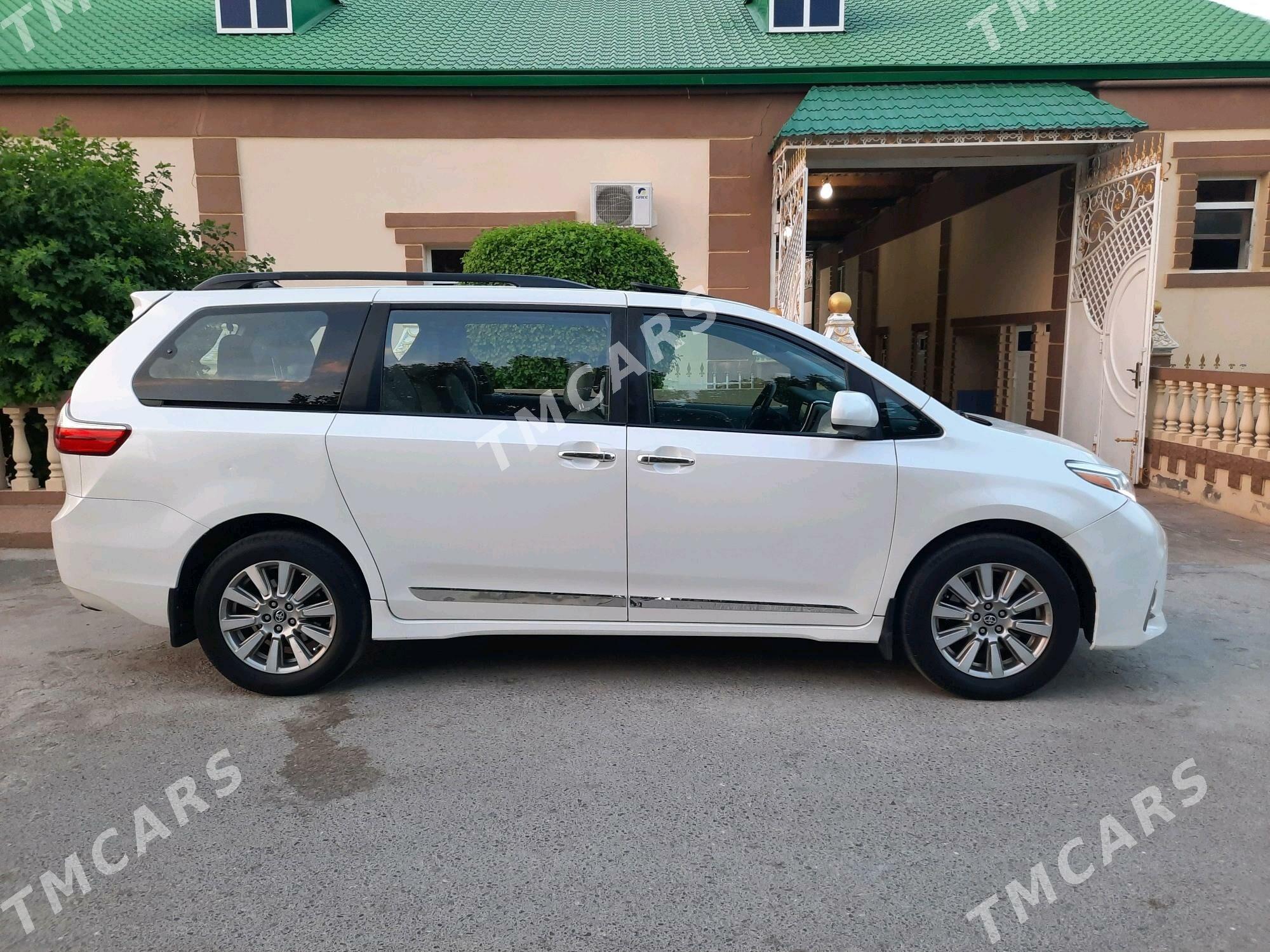 Toyota Sienna 2019 - 430 000 TMT - Чоганлы - img 7