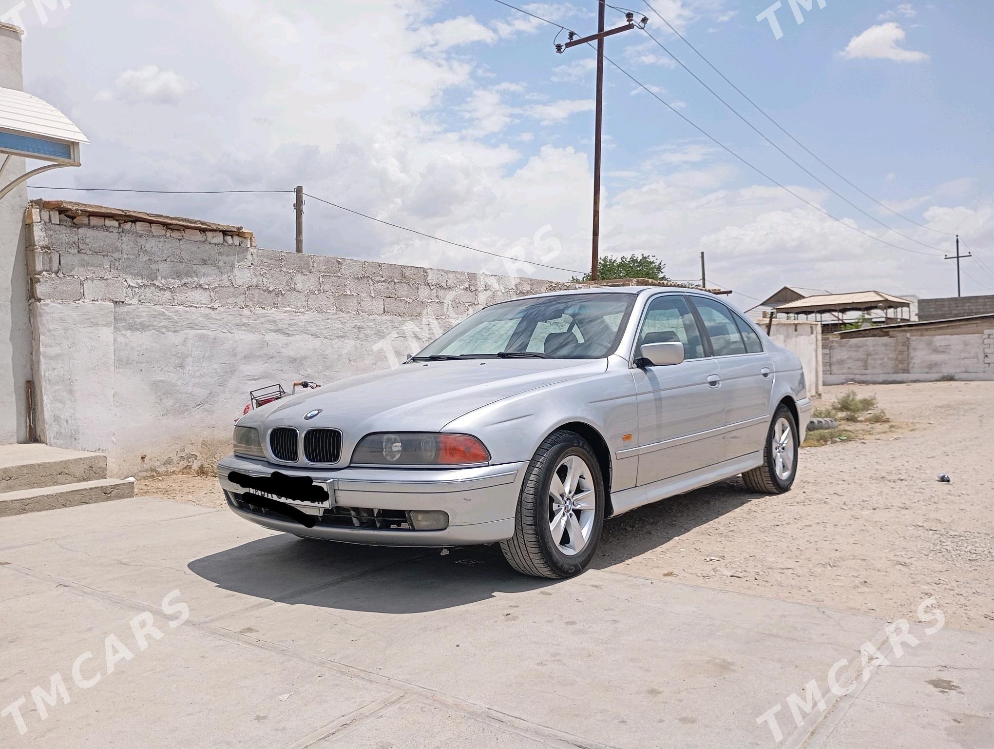 BMW E39 1997 - 65 000 TMT - Балканабат - img 2