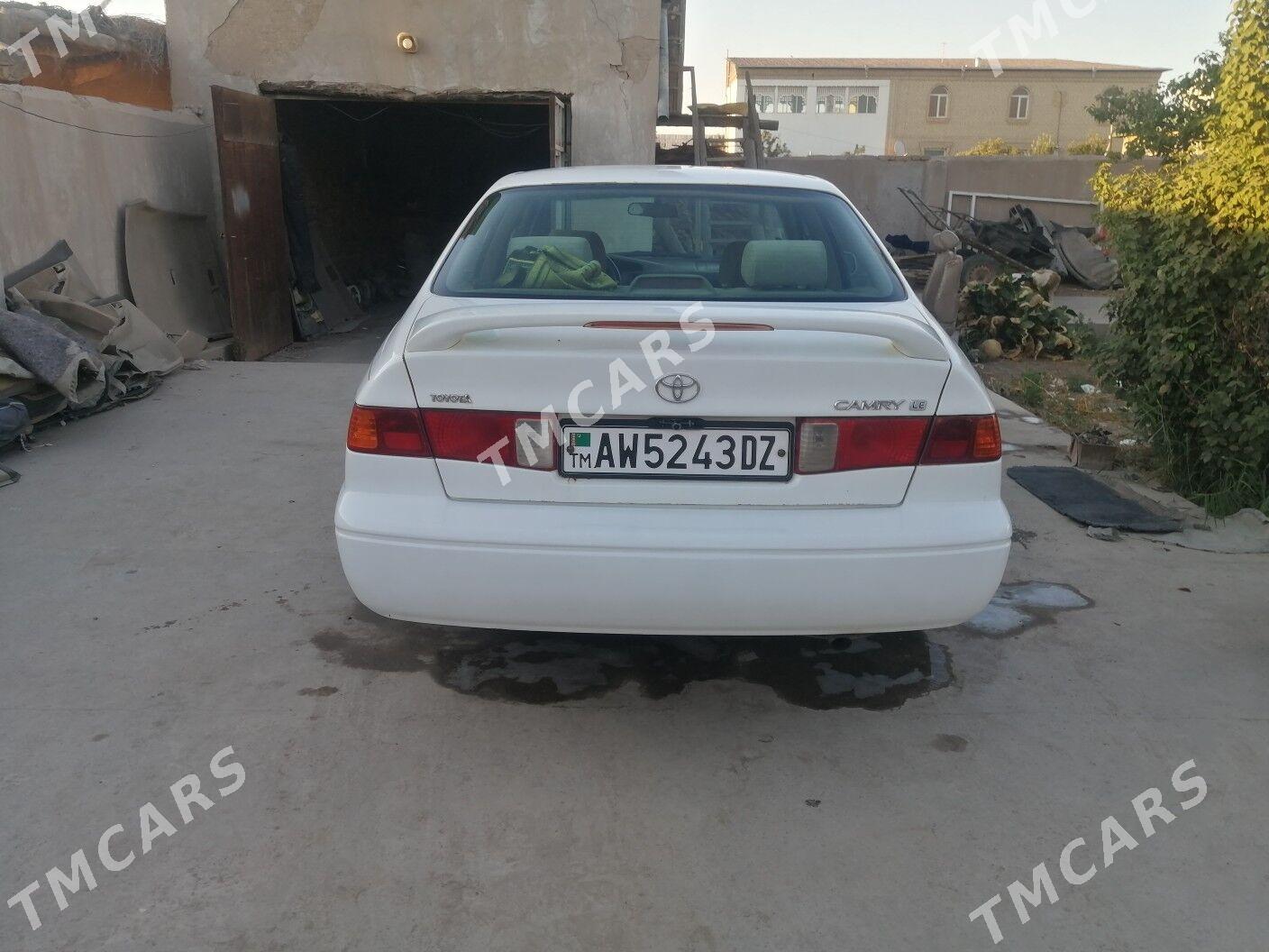 Toyota Camry 1999 - 100 000 TMT - Кёнеургенч - img 4