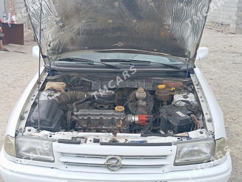 Opel Astra 1993 - 30 000 TMT - Бахарден - img 9