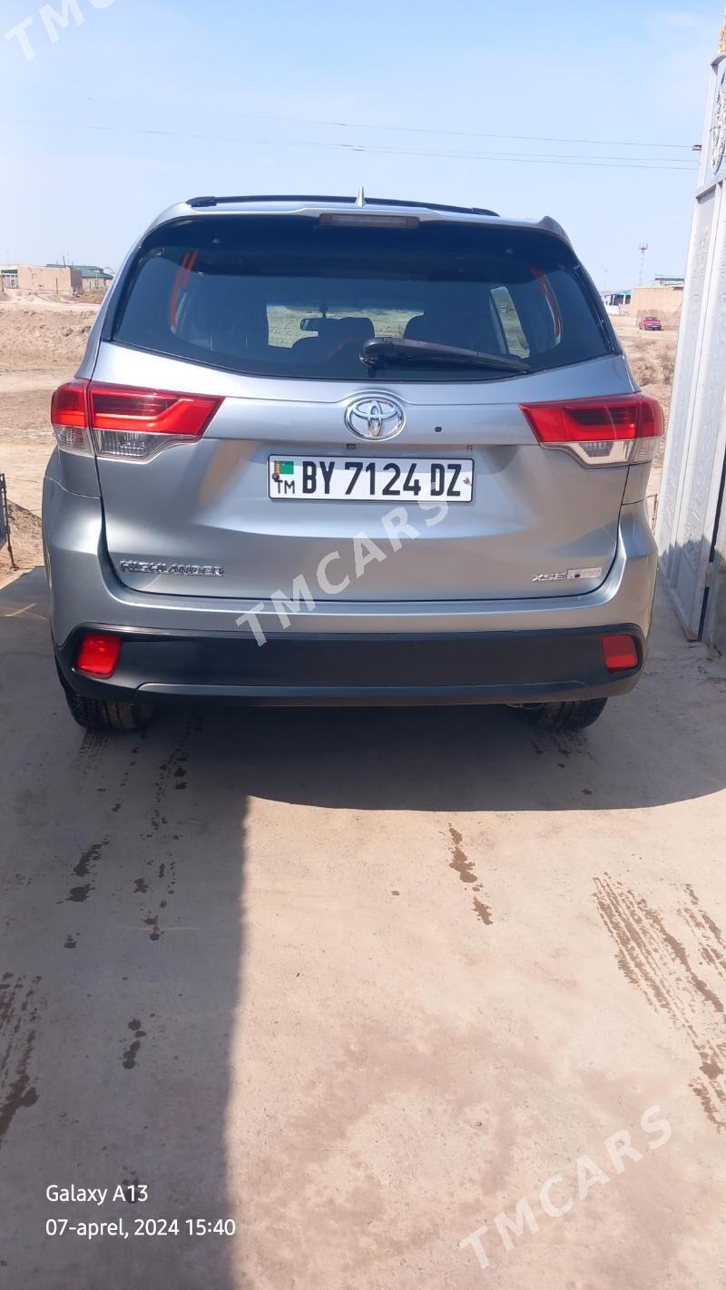 Toyota Highlander 2016 - 330 000 TMT - Aşgabat - img 2