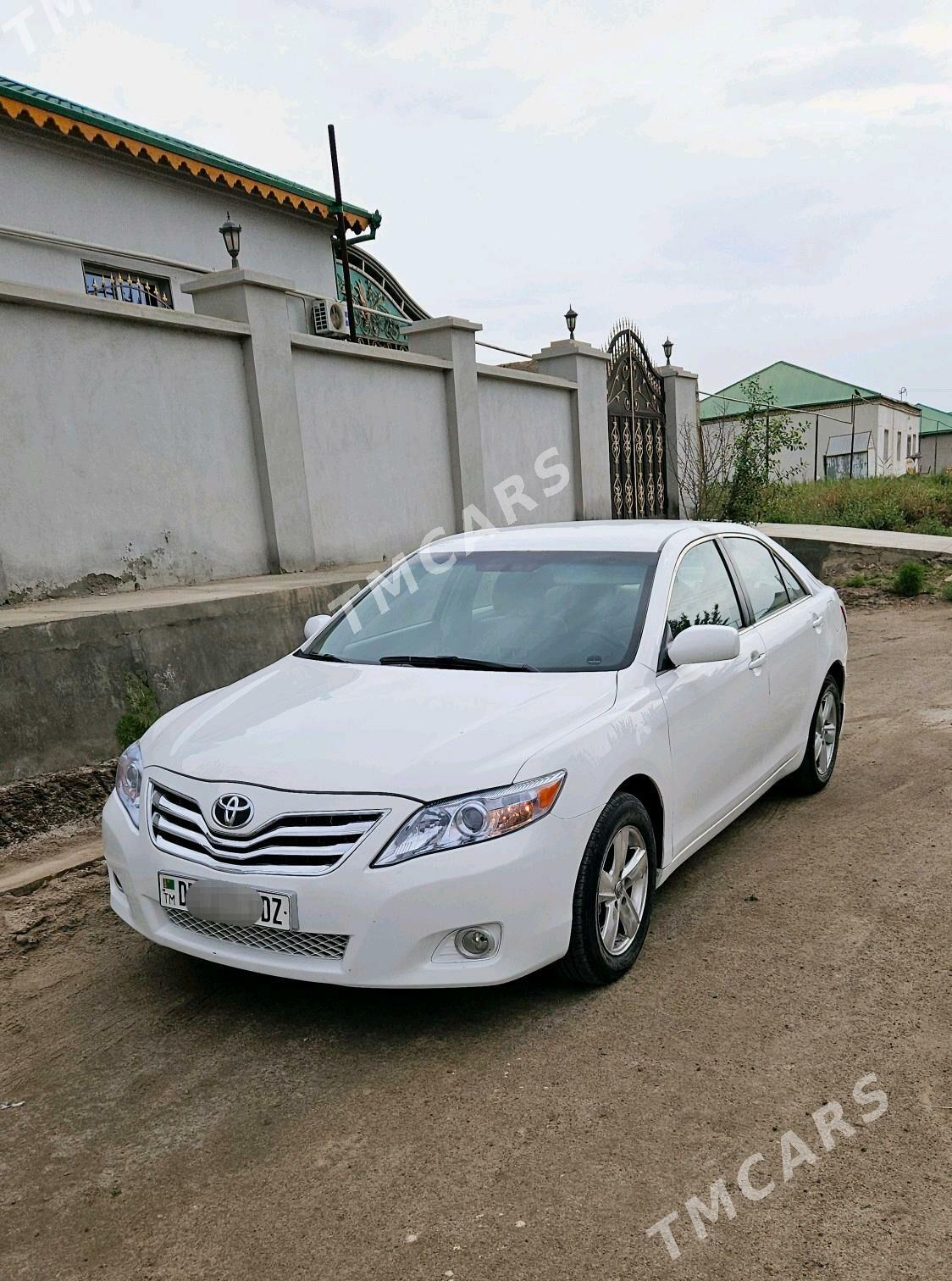 Toyota Camry 2011 - 155 000 TMT - Дашогуз - img 7