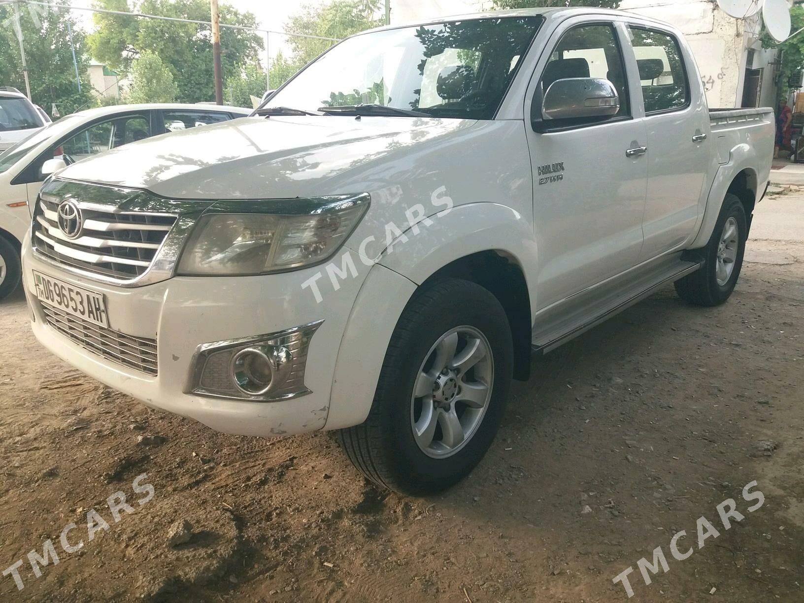Toyota Hilux 2012 - 240 000 TMT - Ашхабад - img 3