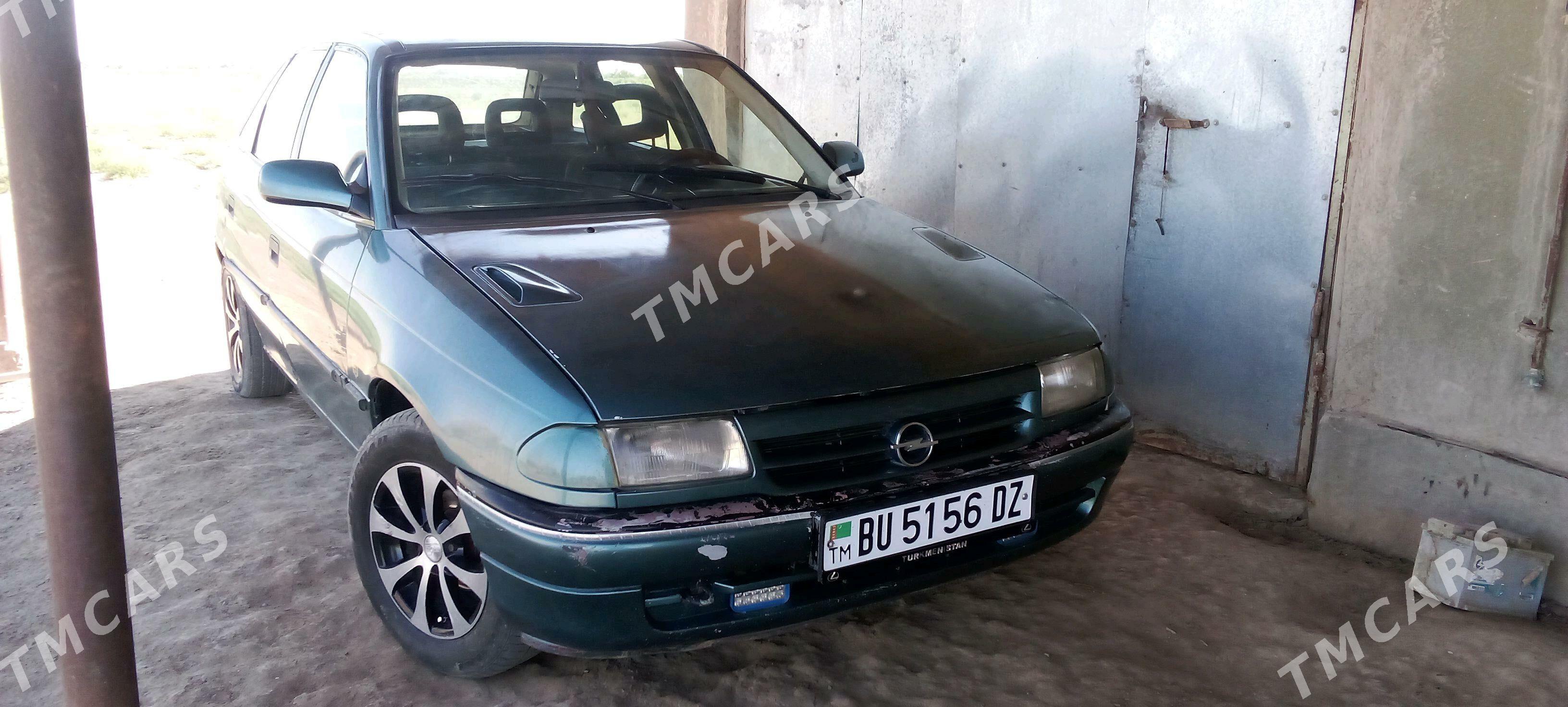 Opel Astra 1993 - 25 000 TMT - Ruhubelent etraby - img 4