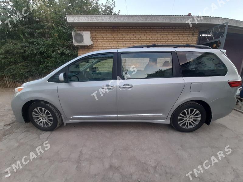 Toyota Sienna 2020 - 480 000 TMT - Türkmenabat - img 4