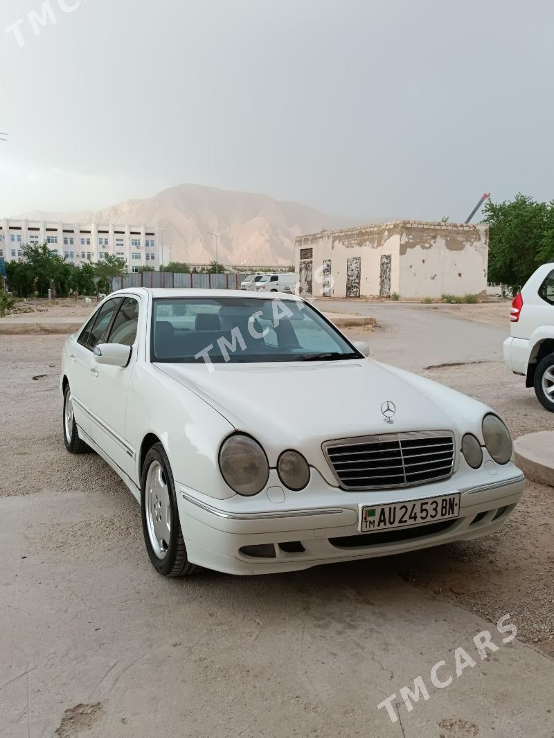 Mercedes-Benz E320 2001 - 127 000 TMT - Балканабат - img 2