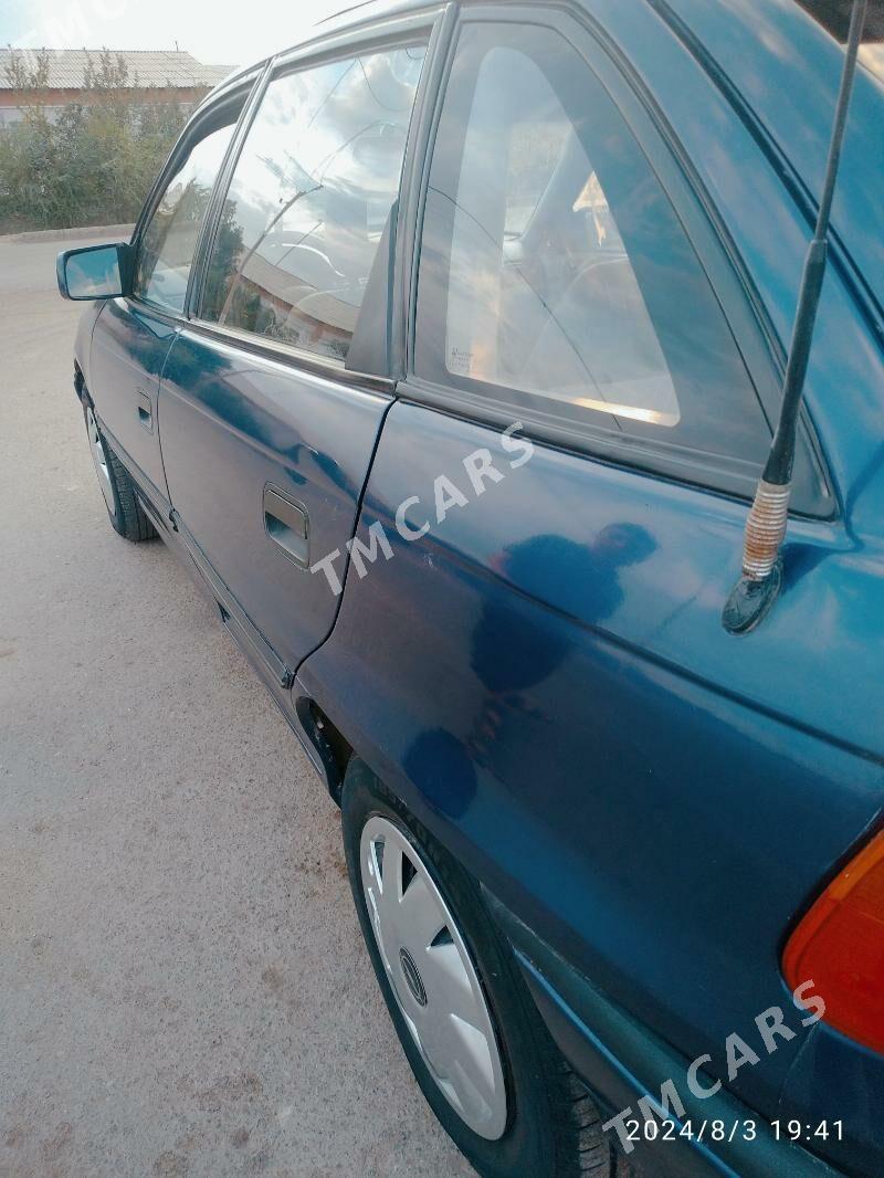 Opel Astra 1993 - 30 000 TMT - Дашогуз - img 3