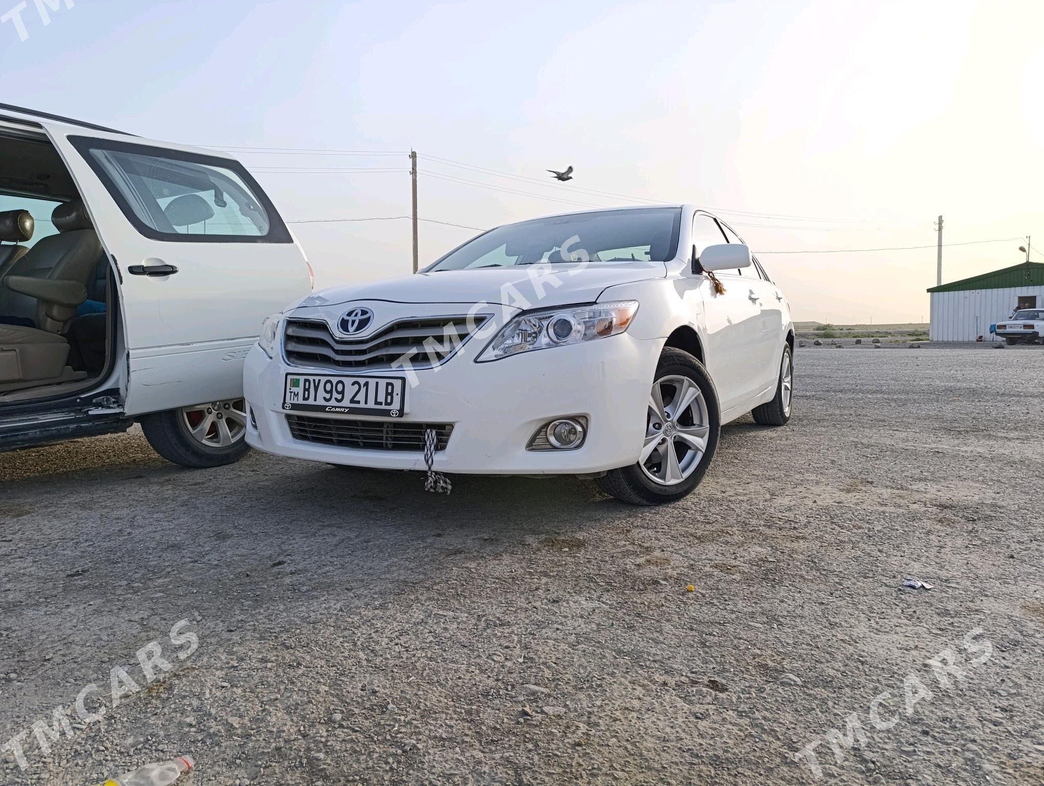 Toyota Camry 2010 - 155 000 TMT - Койтендаг - img 4