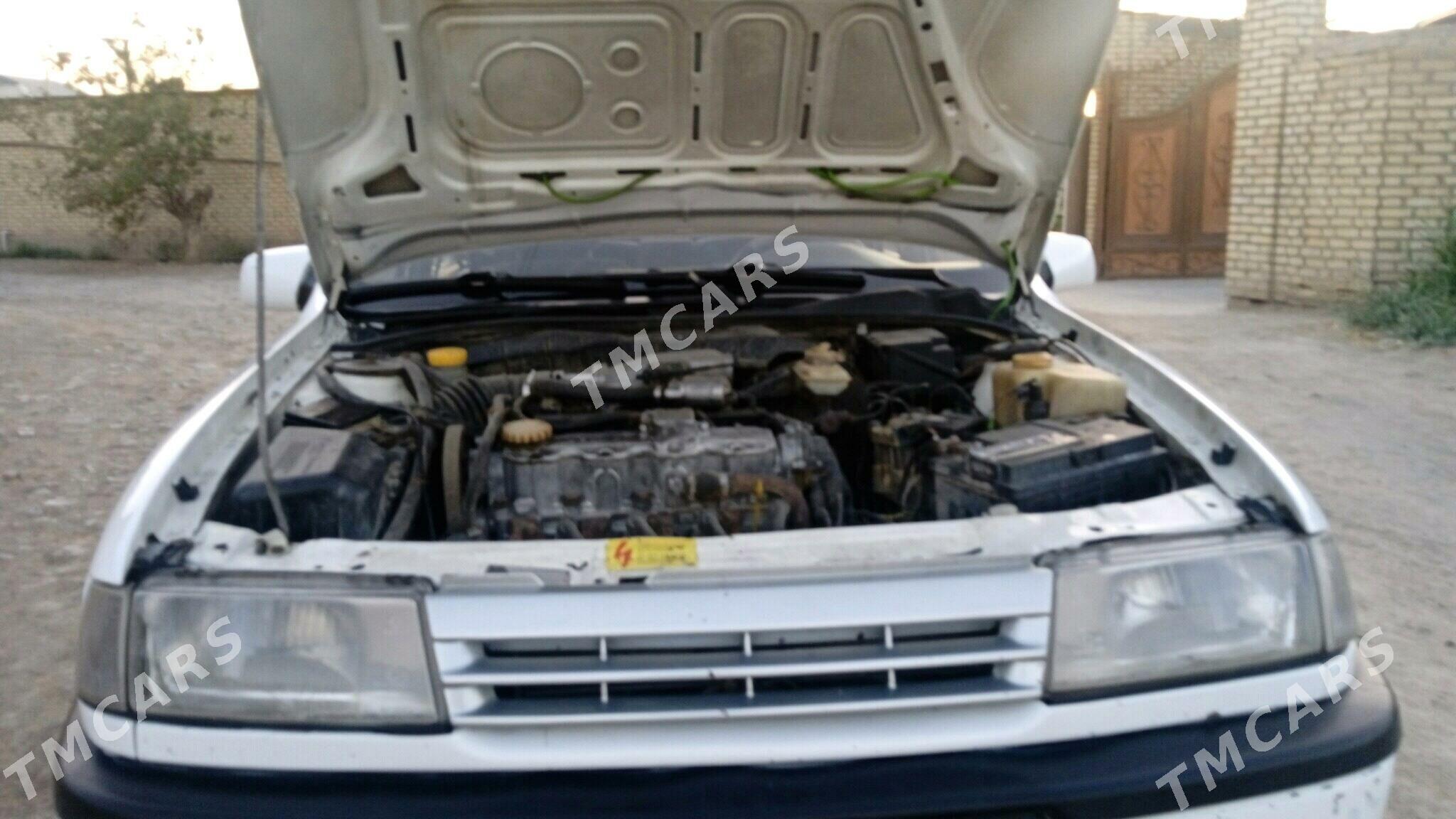 Opel Vectra 1992 - 23 000 TMT - Мары - img 9