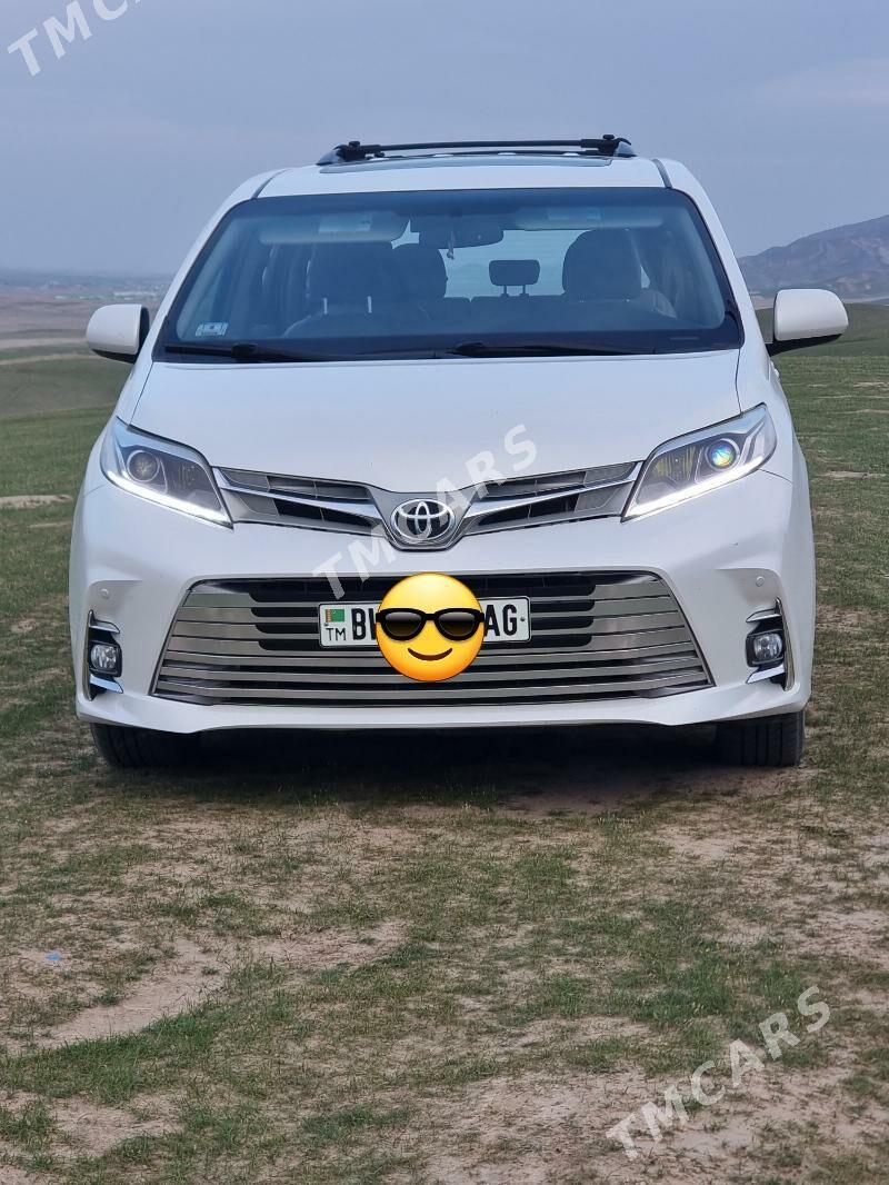 Toyota Sienna 2017 - 390 000 TMT - Мир 1 - img 3