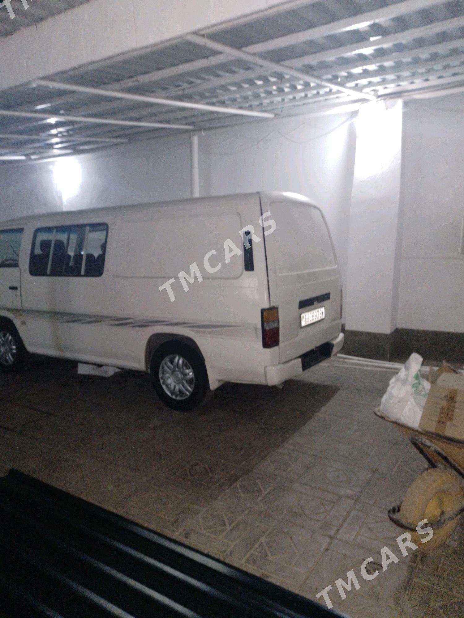 Toyota Hiace 2000 - 65 000 TMT - Balkanabat - img 2