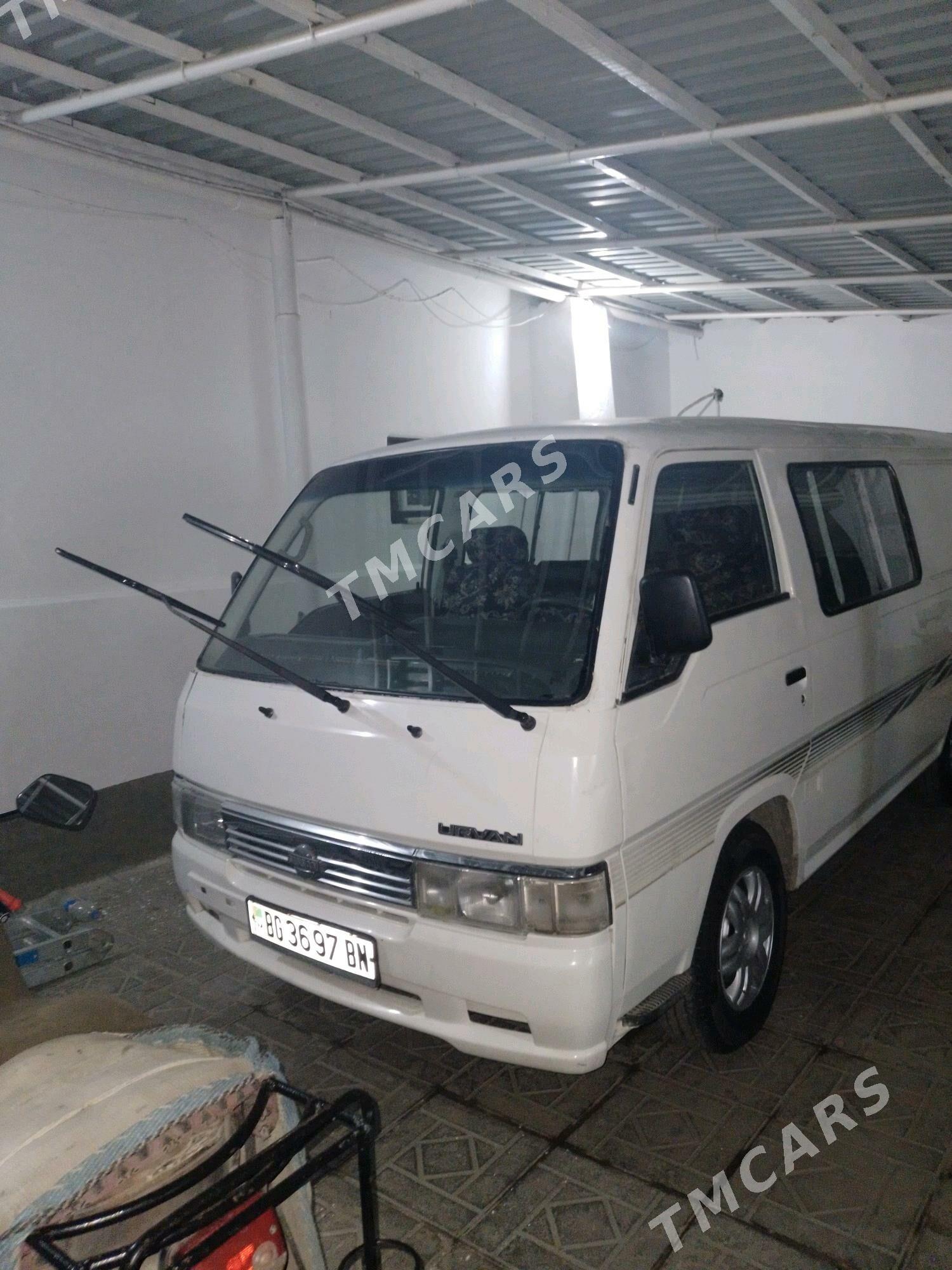 Toyota Hiace 2000 - 65 000 TMT - Балканабат - img 4