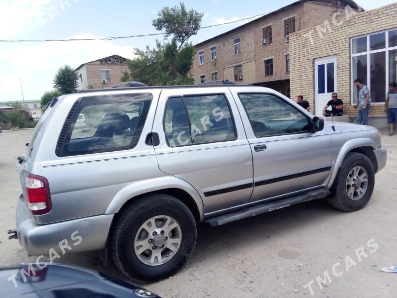 Nissan Pathfinder 2002 - 85 000 TMT - Фарап - img 3