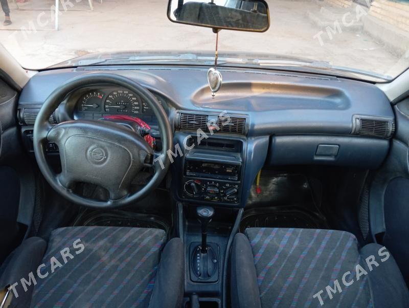 Opel Astra 1996 - 30 000 TMT - Дянев - img 2