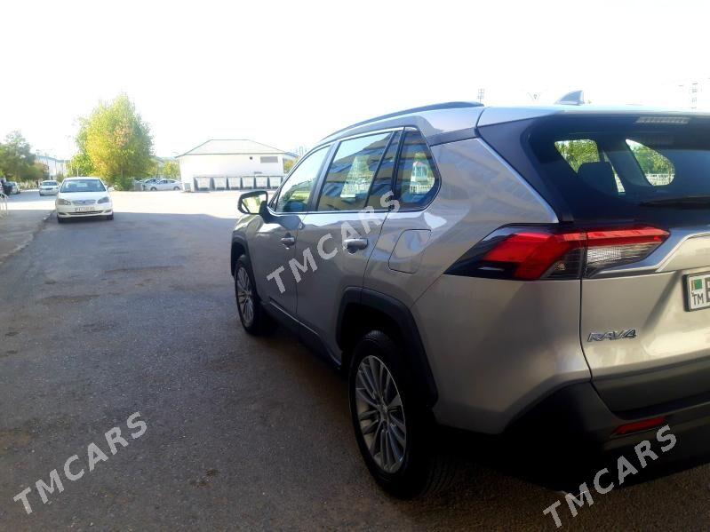 Toyota RAV4 2019 - 340 000 TMT - Мир 2 - img 5