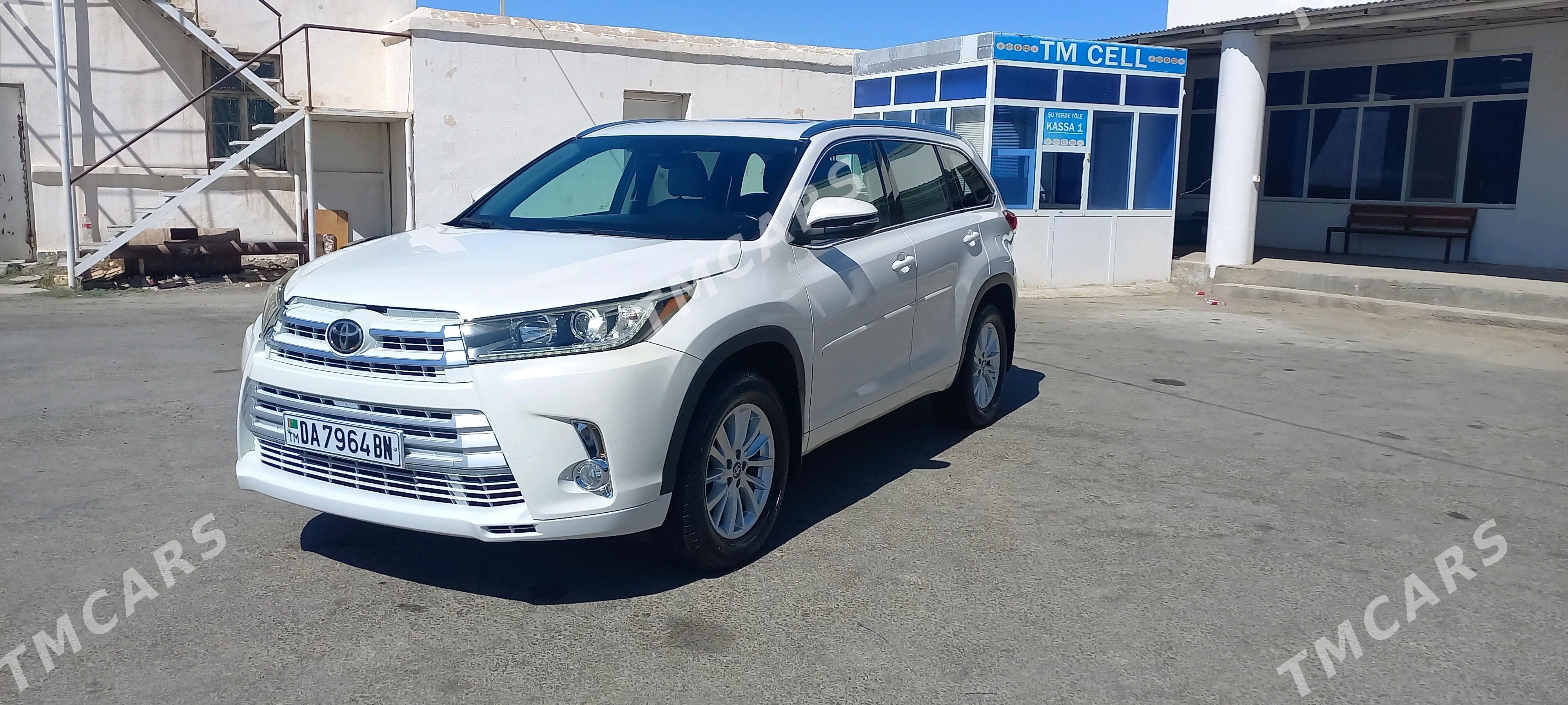 Toyota Highlander 2017 - 500 000 TMT - Gyzylarbat - img 2