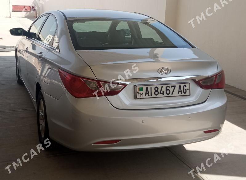 Hyundai Sonata 2010 - 130 000 TMT - Мир 4 - img 7