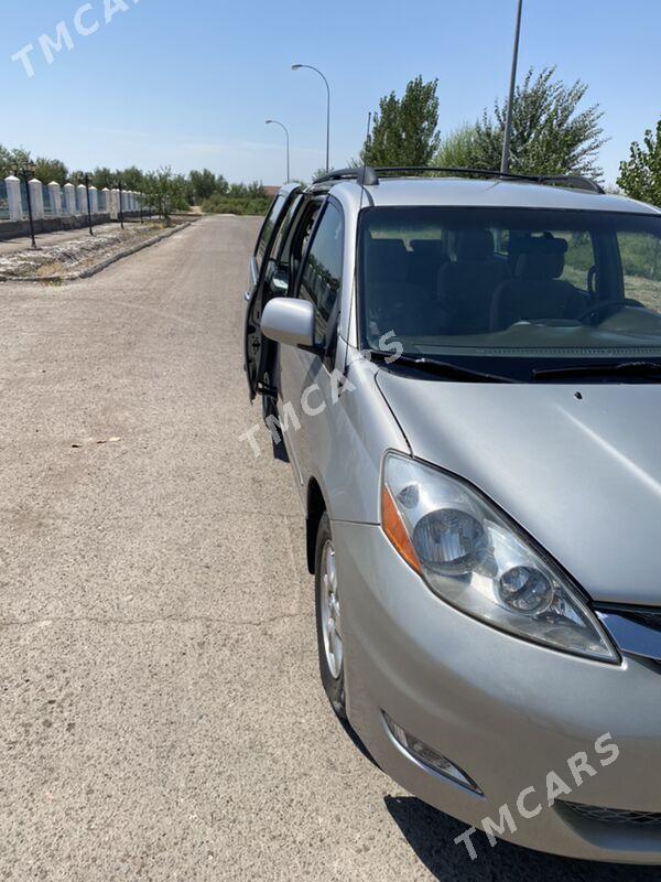 Toyota Sienna 2008 - 190 000 TMT - Daşoguz - img 4