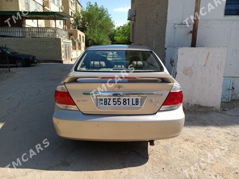 Toyota Camry 2003 - 130 000 TMT - Çärjew - img 3