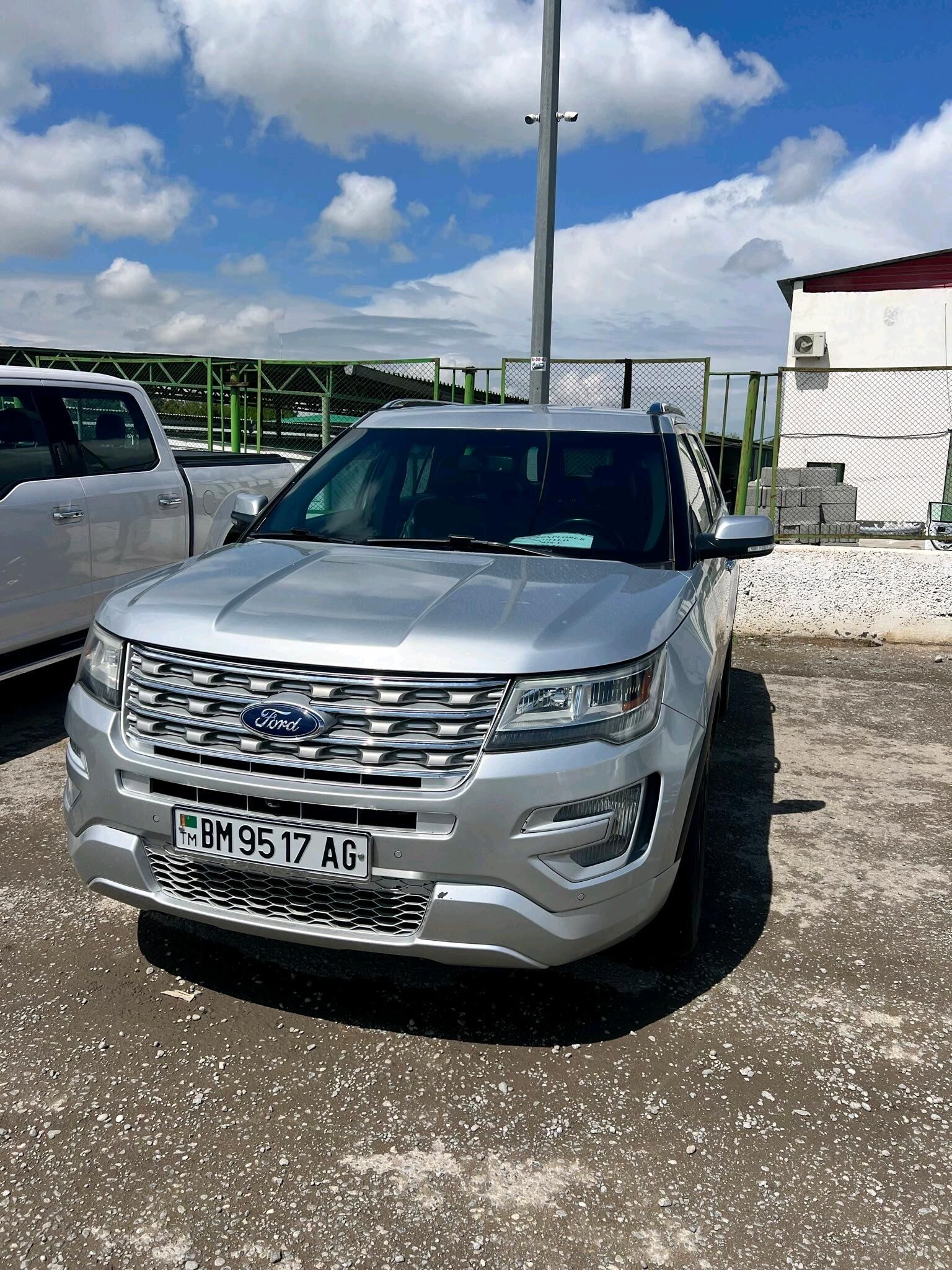 Ford Explorer 2016 - 340 000 TMT - Кëши - img 10