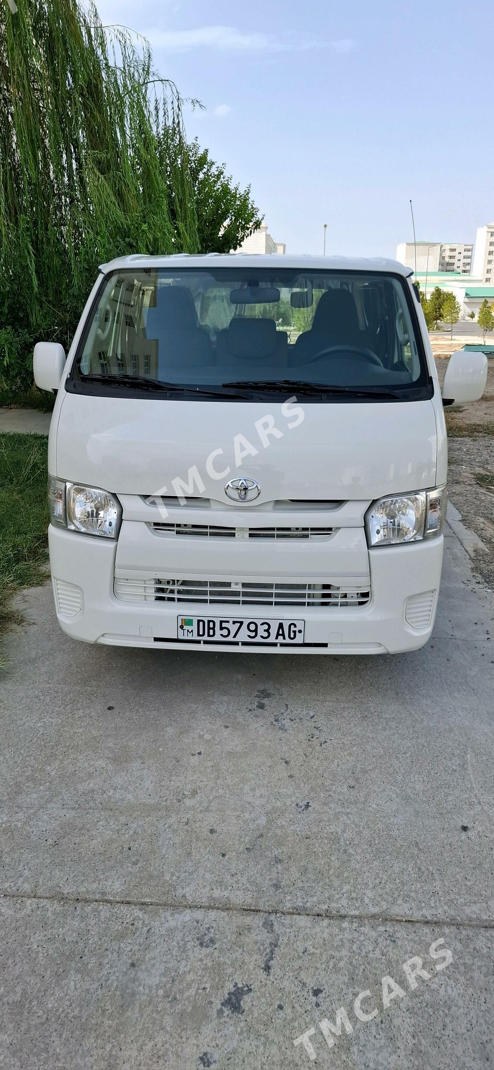 Toyota Hiace 2017 - 360 000 TMT - Aşgabat - img 2