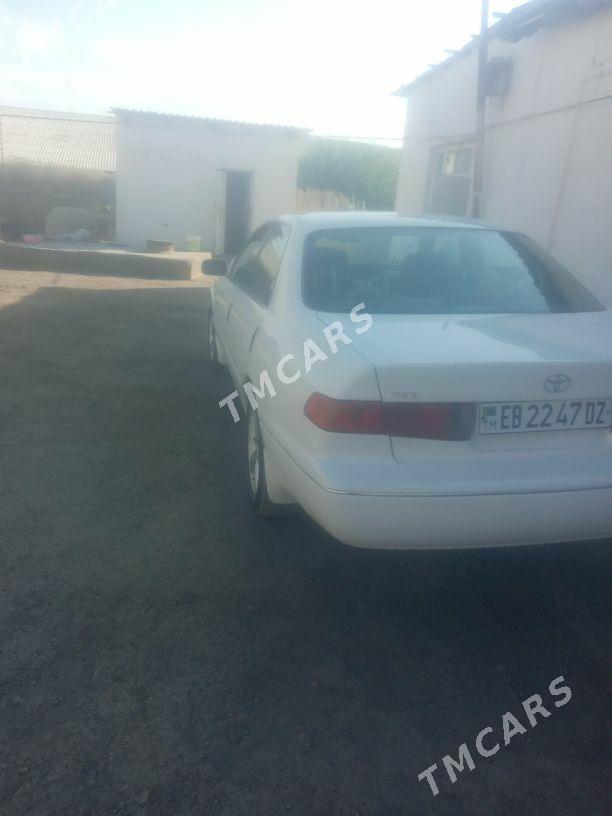 Toyota Camry 2000 - 105 000 TMT - Boldumsaz - img 2