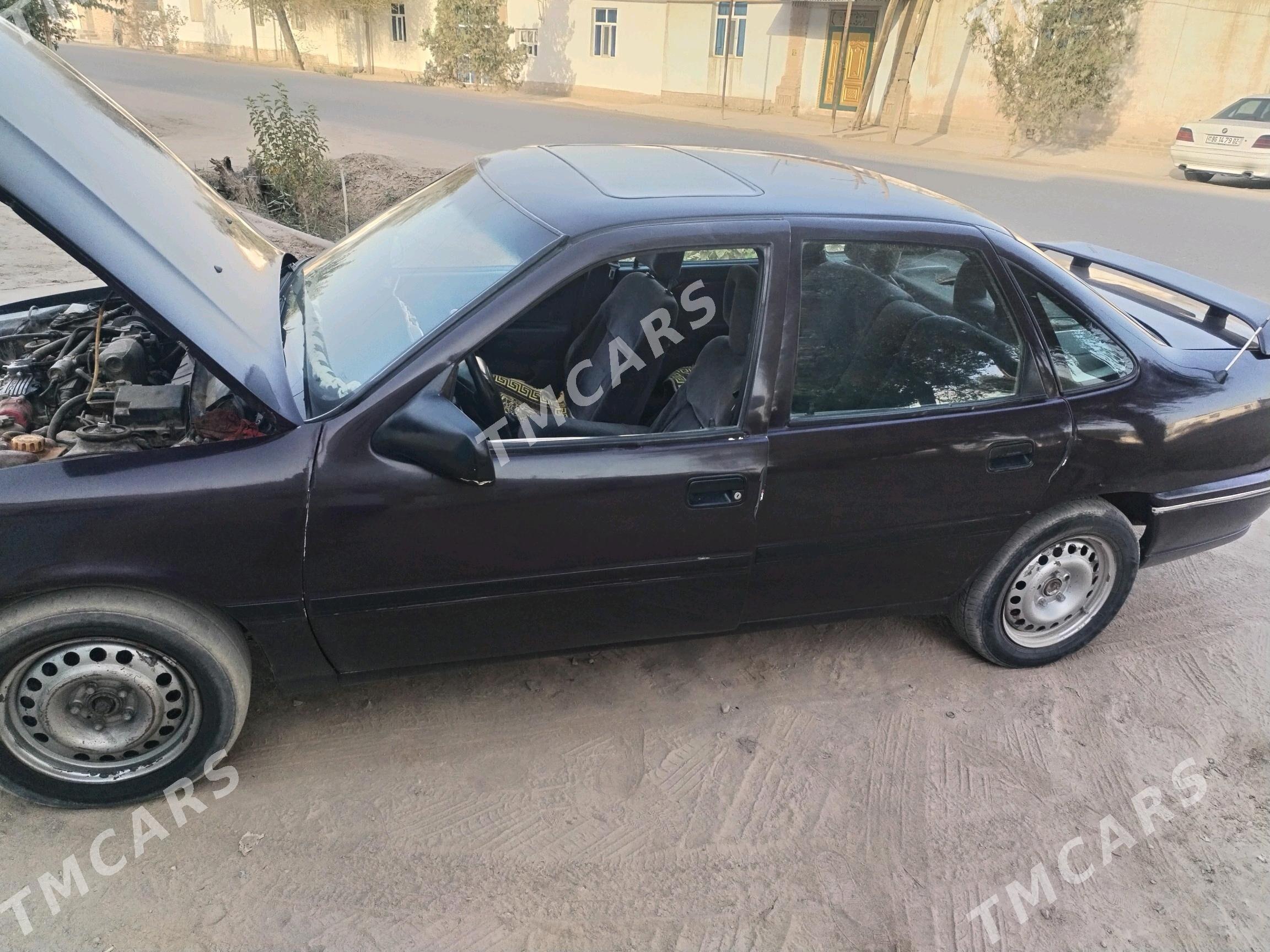 Opel Vectra 1994 - 18 000 TMT - Гурбансолтан Едже - img 2