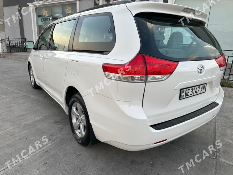 Toyota Sienna 2011 - 247 000 TMT - Гызыларбат - img 4