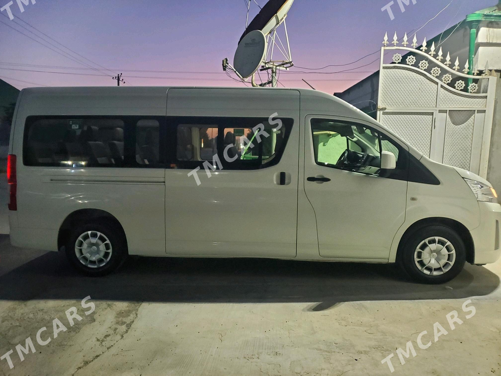 Toyota Hiace 2019 - 580 000 TMT - Ашхабад - img 3