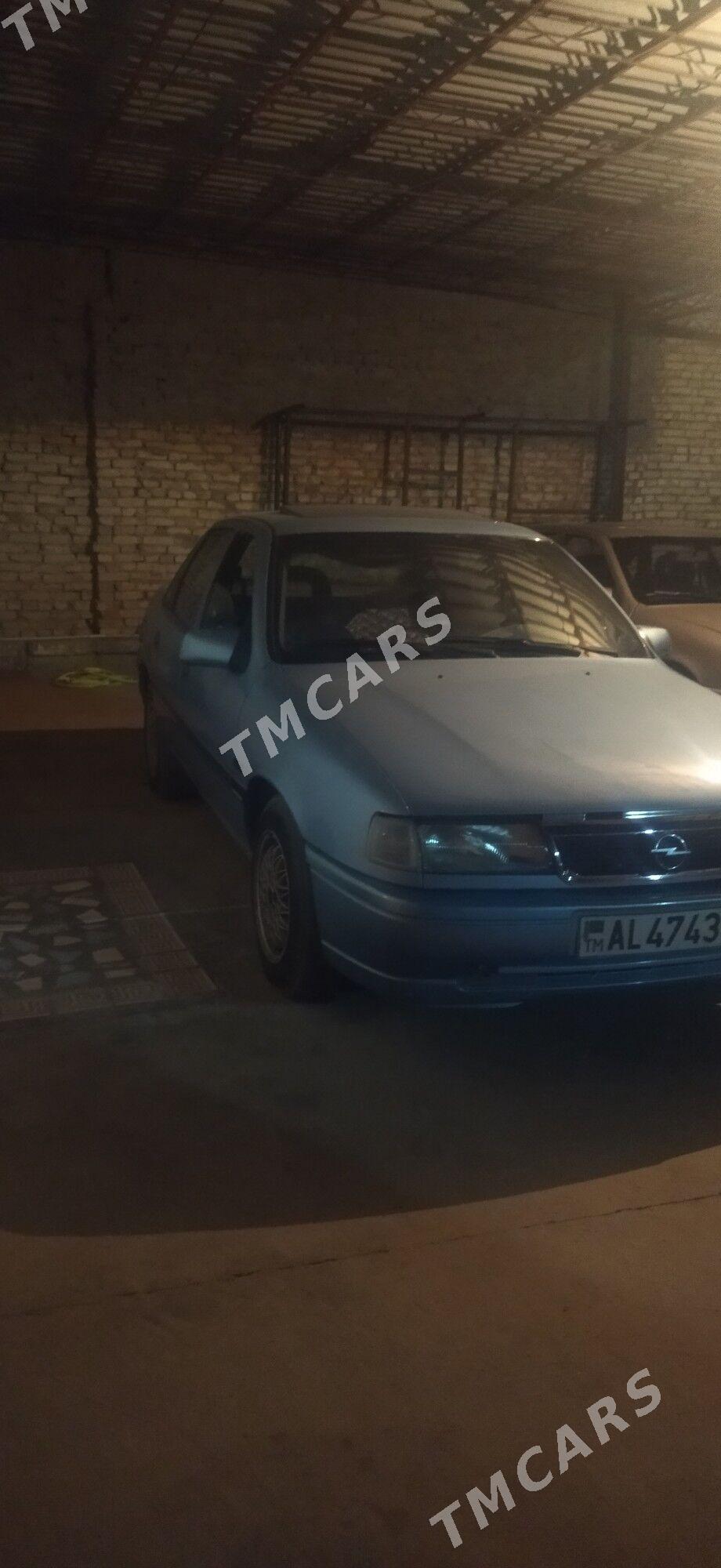 Opel Vectra 1990 - 26 000 TMT - Фарап - img 2