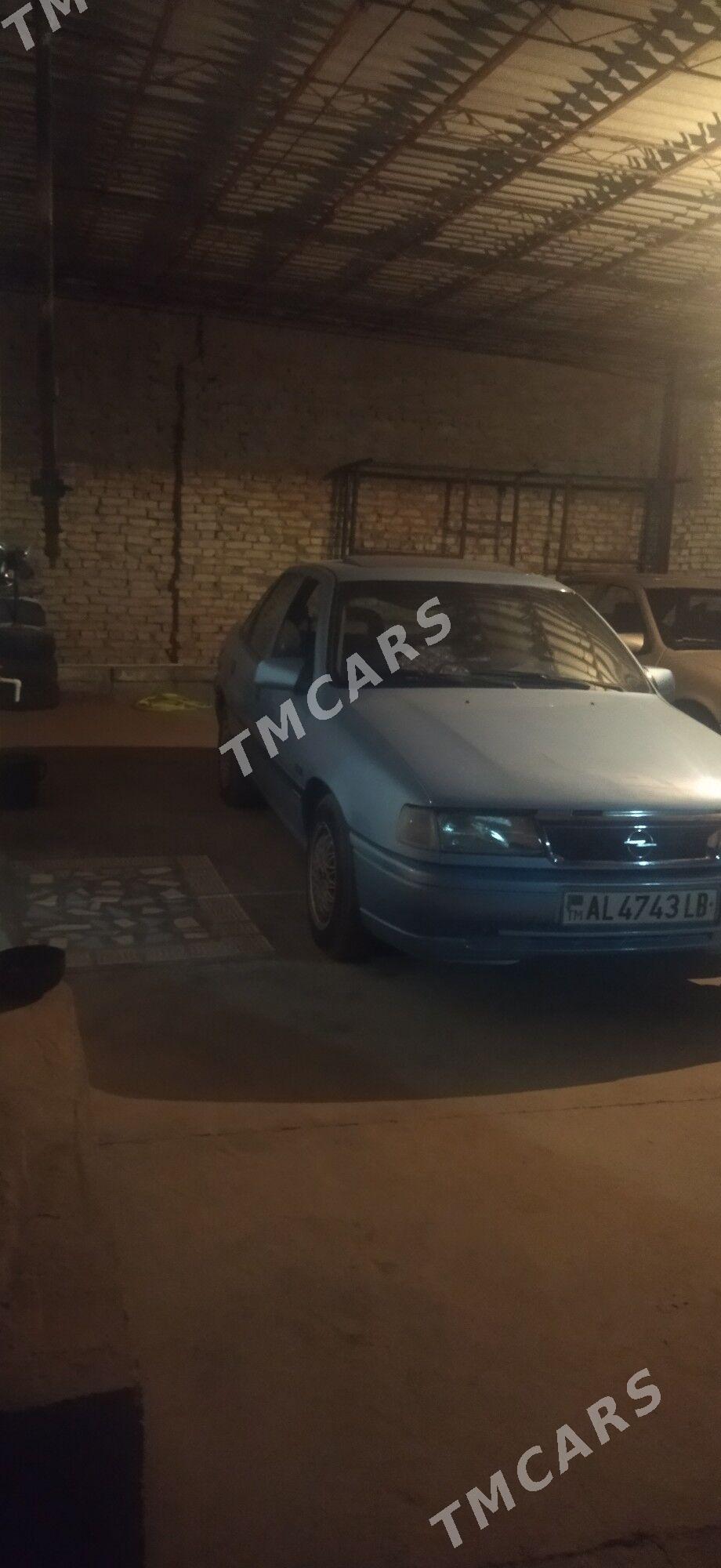 Opel Vectra 1990 - 26 000 TMT - Фарап - img 4