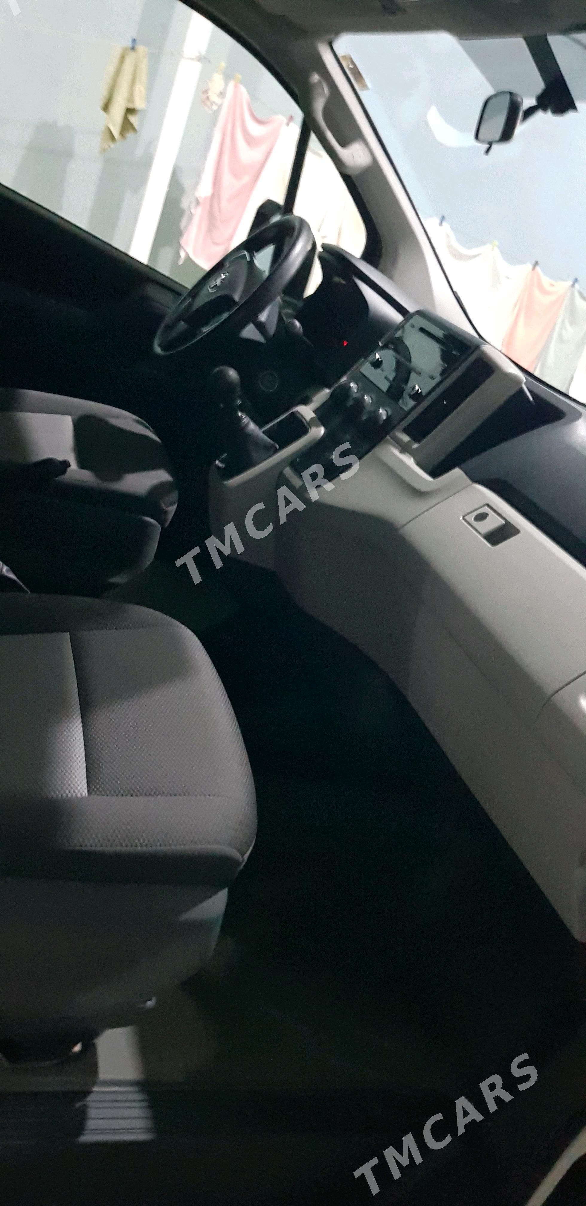 Toyota Hiace 2019 - 610 000 TMT - Ашхабад - img 3