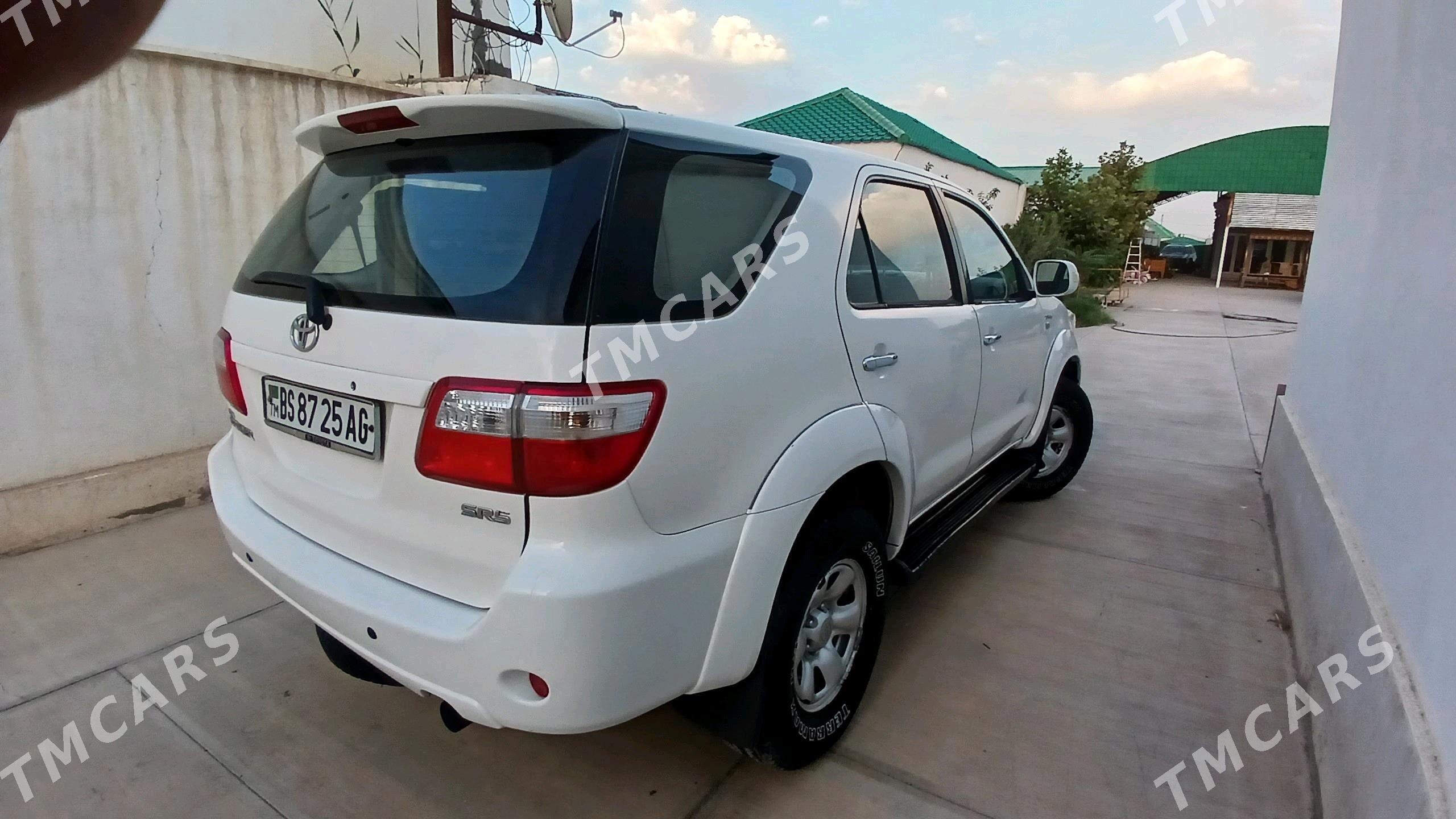 Toyota Fortuner 2010 - 225 000 TMT - Aşgabat - img 5