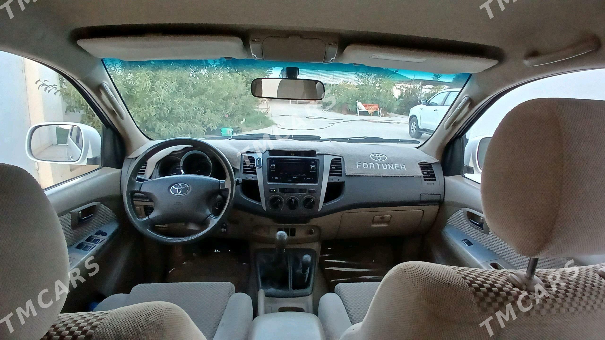 Toyota Fortuner 2010 - 225 000 TMT - Aşgabat - img 6