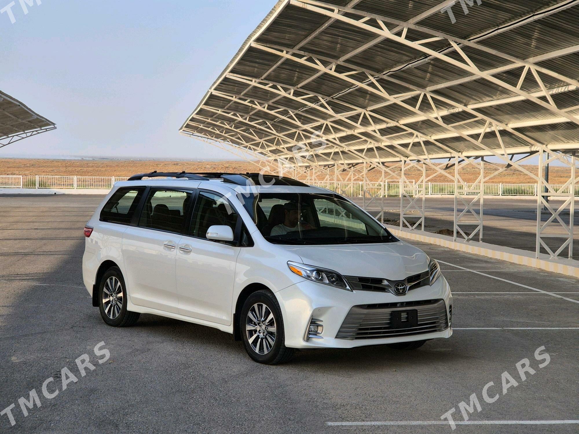 Toyota Sienna 2018 - 625 000 TMT - Aşgabat - img 6