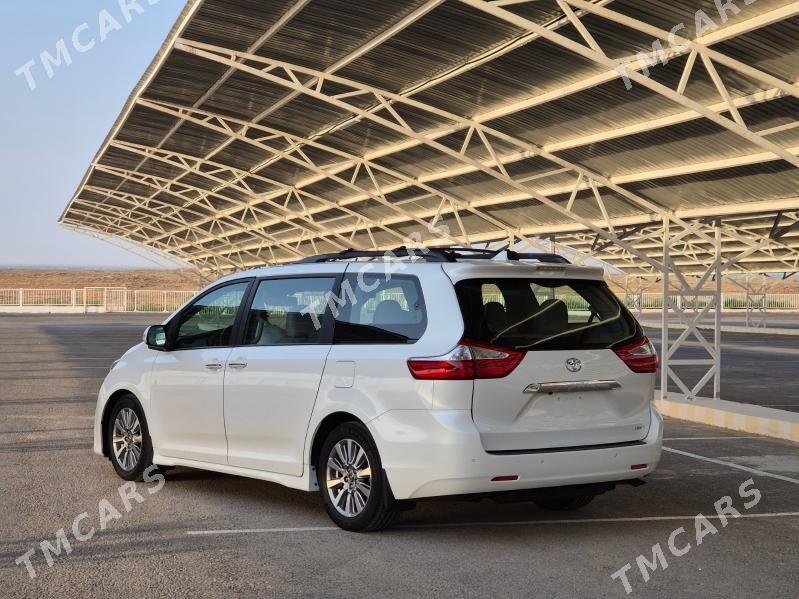 Toyota Sienna 2018 - 605 000 TMT - Aşgabat - img 8