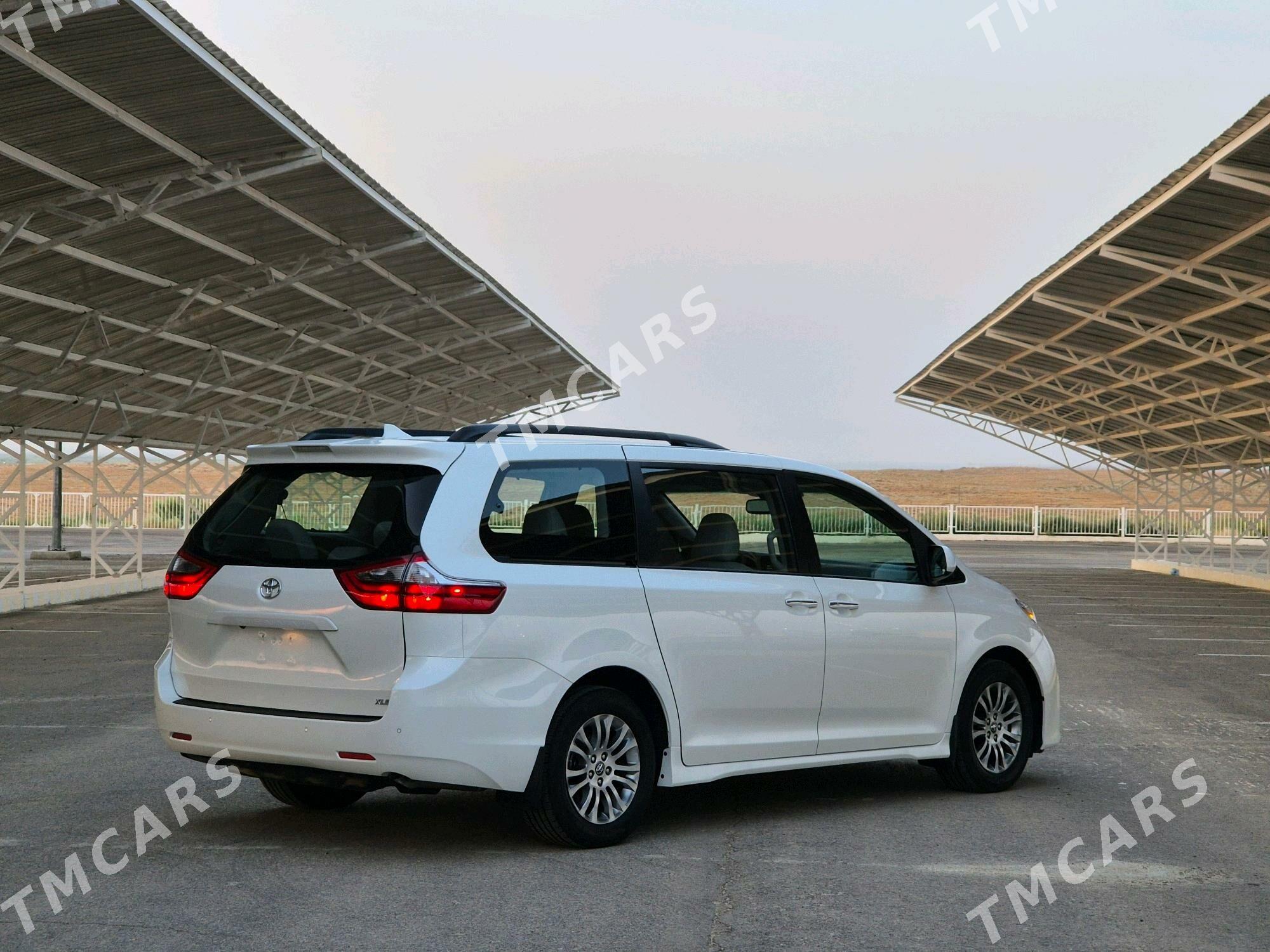 Toyota Sienna 2019 - 525 000 TMT - Aşgabat - img 3