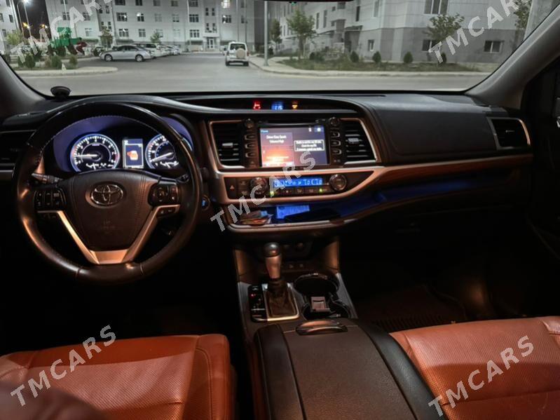 Toyota Highlander 2017 - 500 000 TMT - Гуртли - img 2