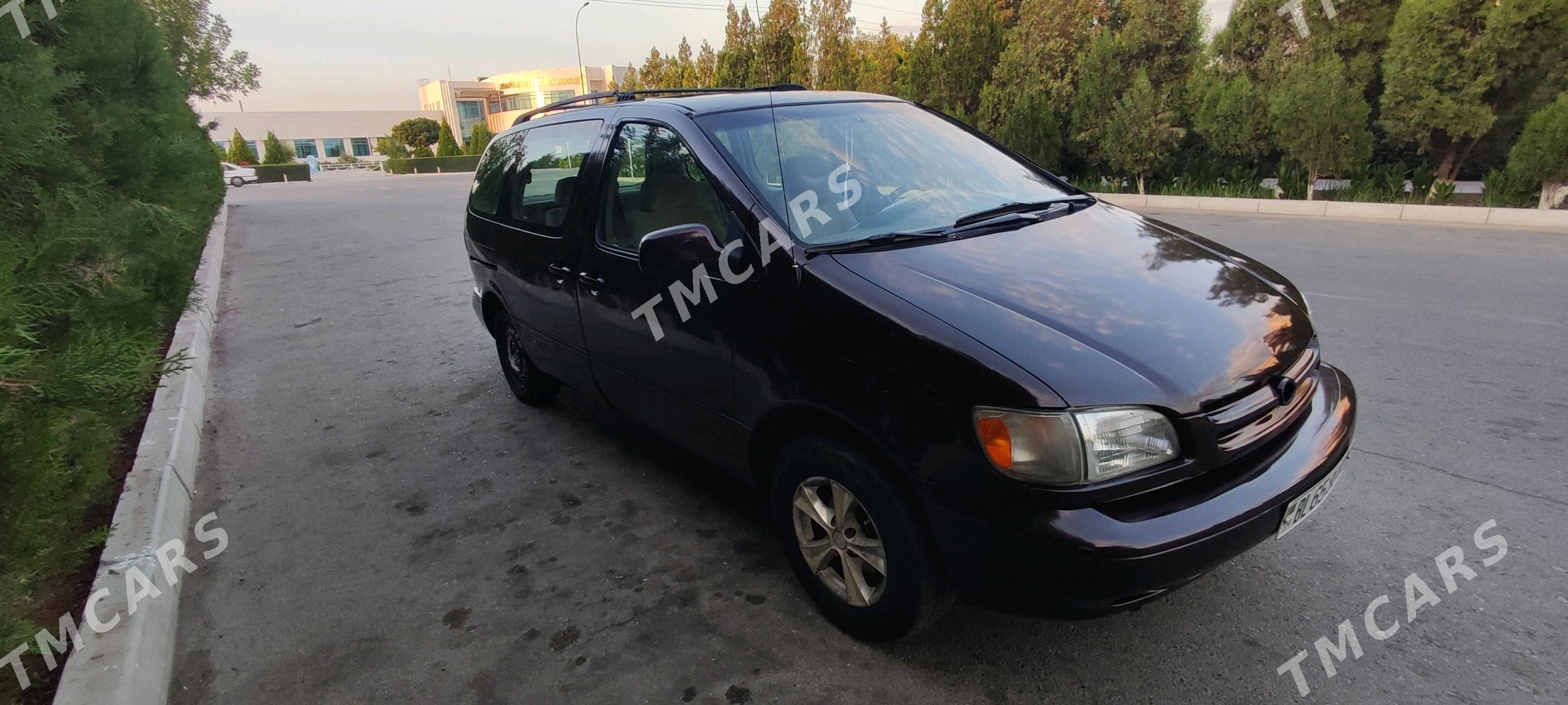 Toyota Sienna 1998 - 110 000 TMT - Дашогуз - img 4