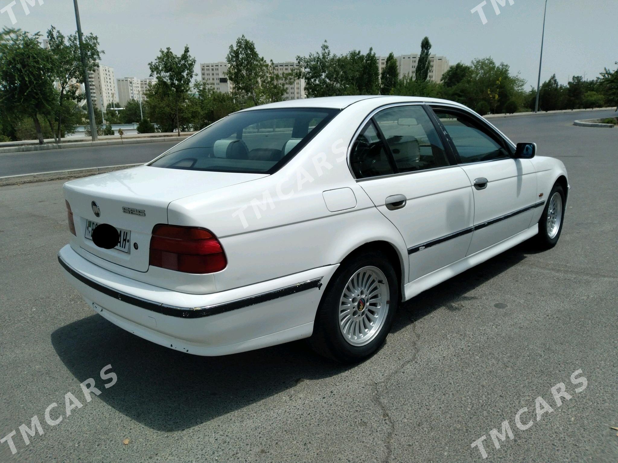 BMW 528 1998 - 90 000 TMT - Sarahs - img 2